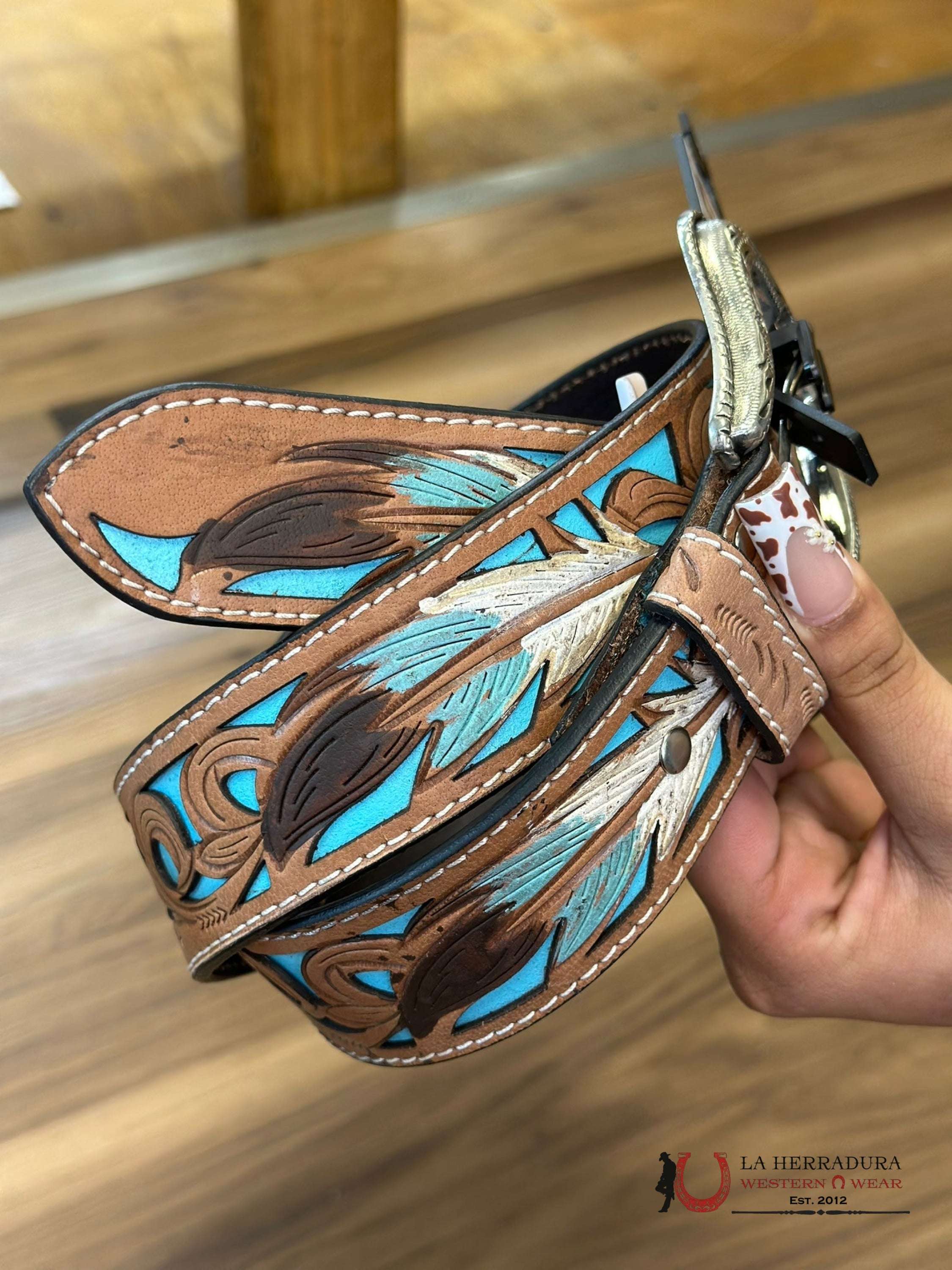 Cinturon Nocona Belt Co. Para Hombre Pluma Cincelada Café Claro/Azul Cinturones Hombres