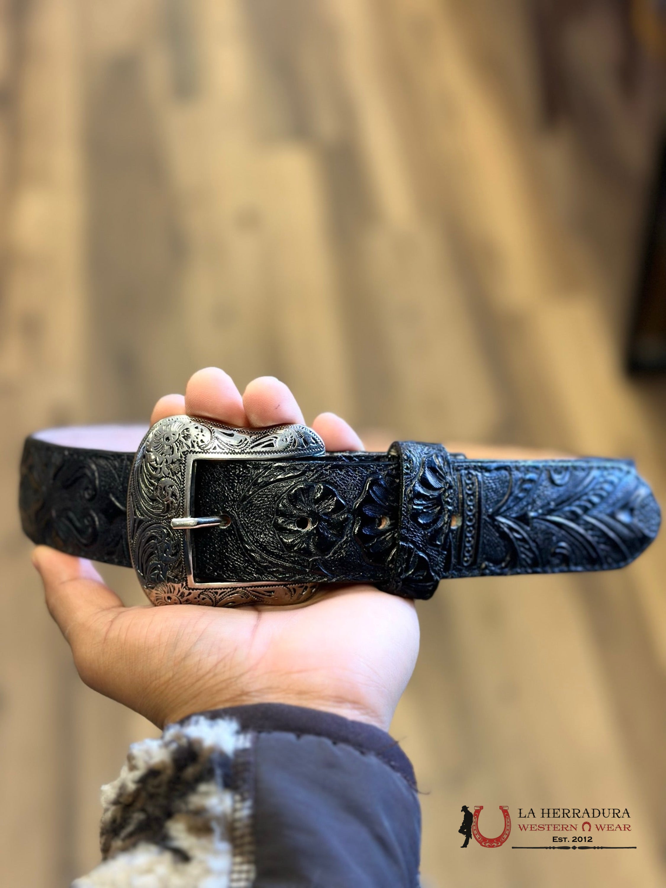 Cinturon Tanner Mark Para Hombre Sincelada Flores Negra Cinturones Hombres