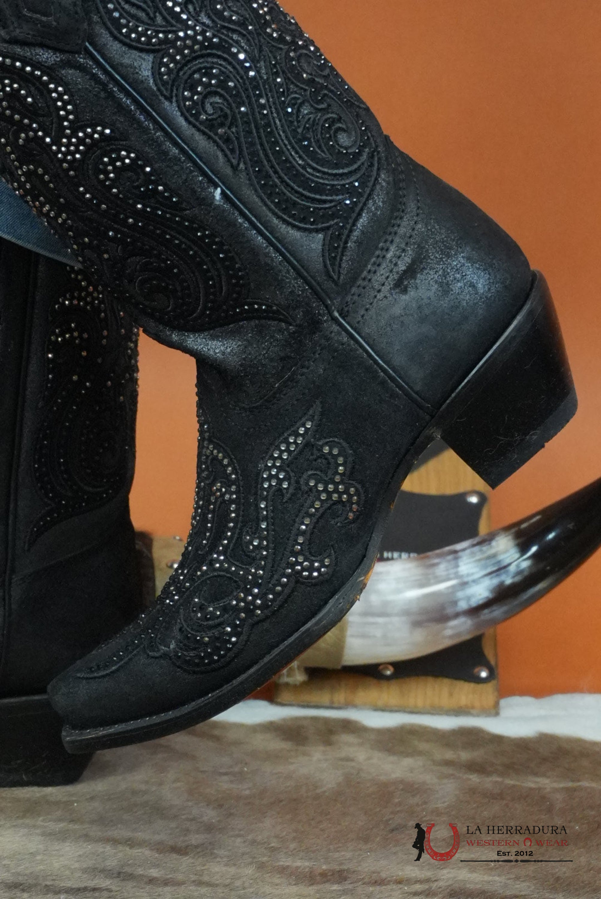 CORRAL BLACK EMBROIDERY & CRYSTALS POINT TOE BOOT C4100 BOTAS MUJERES