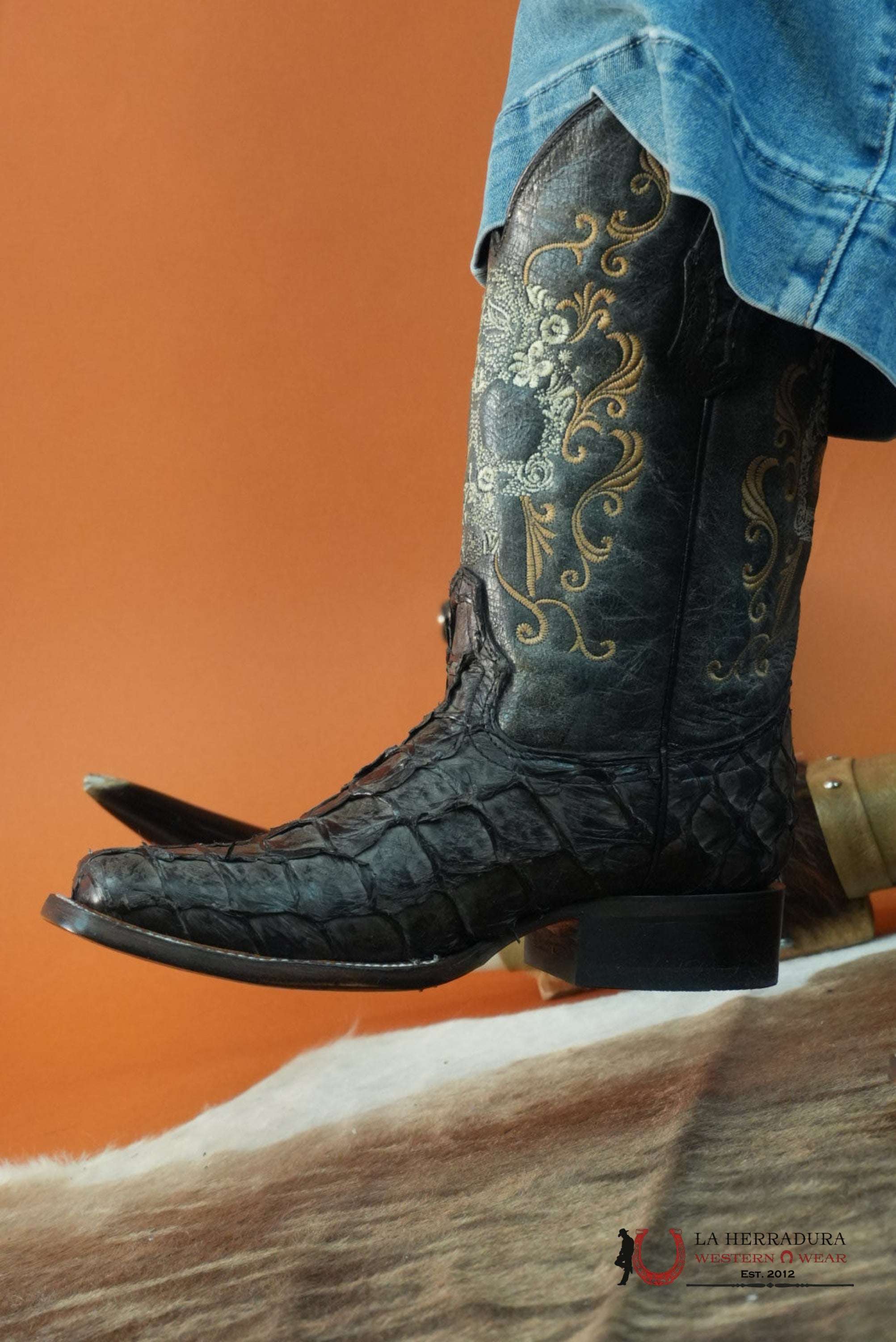 CORRAL WOMEN BLACK FISH PIRARUCU EMBROIDERY SKULL BOTAS MUJERES