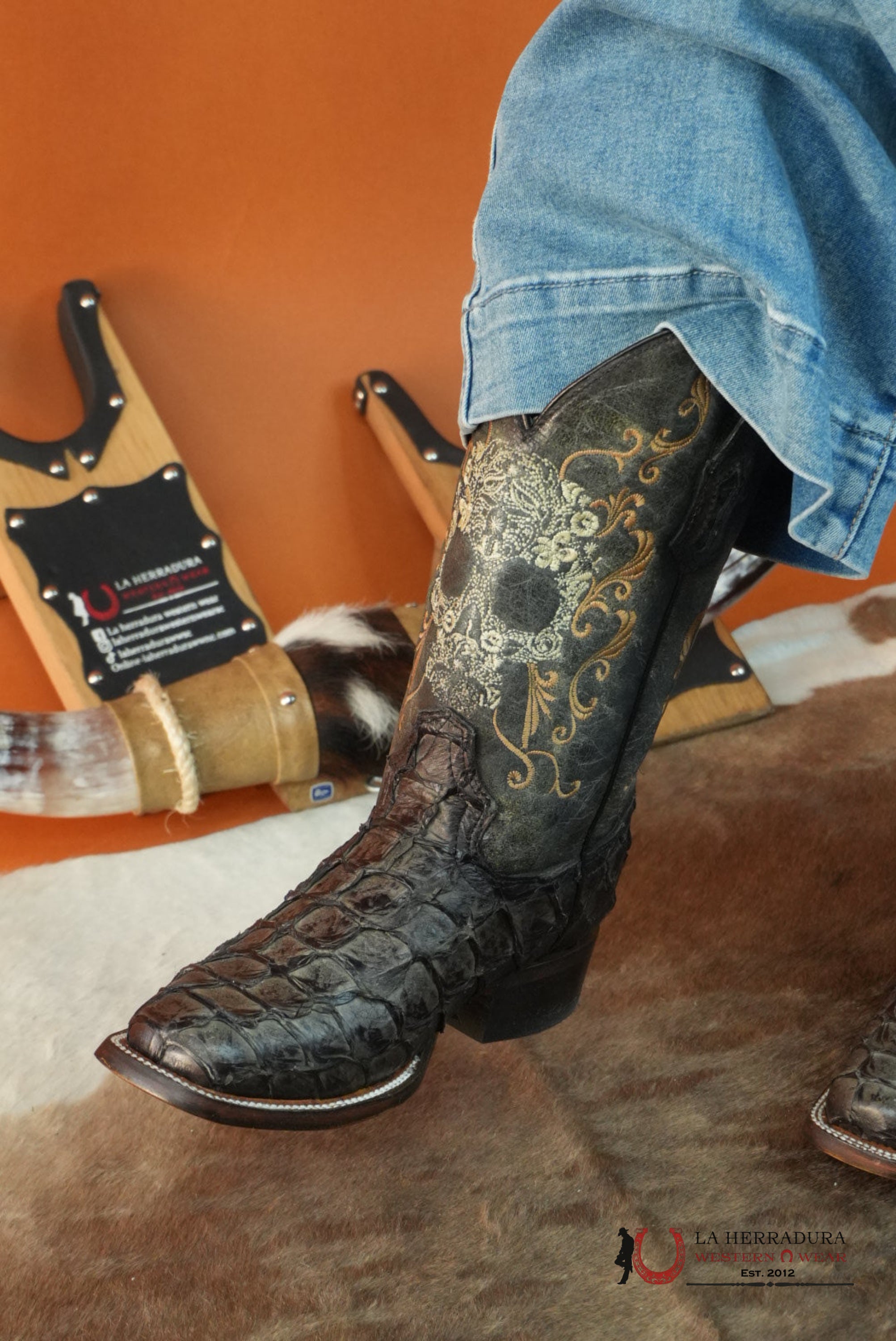 CORRAL WOMEN BLACK FISH PIRARUCU EMBROIDERY SKULL BOTAS MUJERES