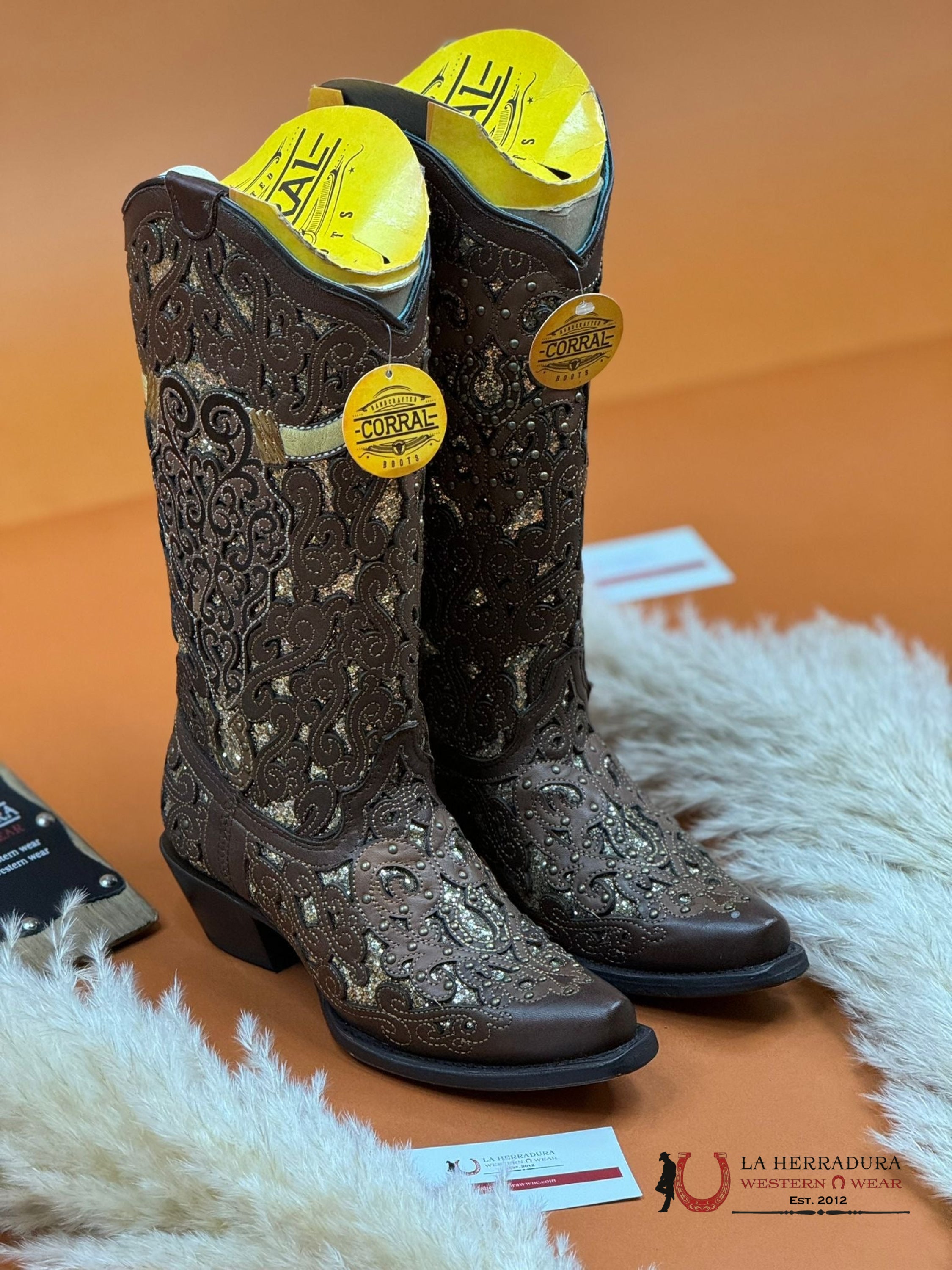 Corral Brown Glitter Inlay Bull Skull Embroidered Point Toe Boot A4407 Botas Mujeres