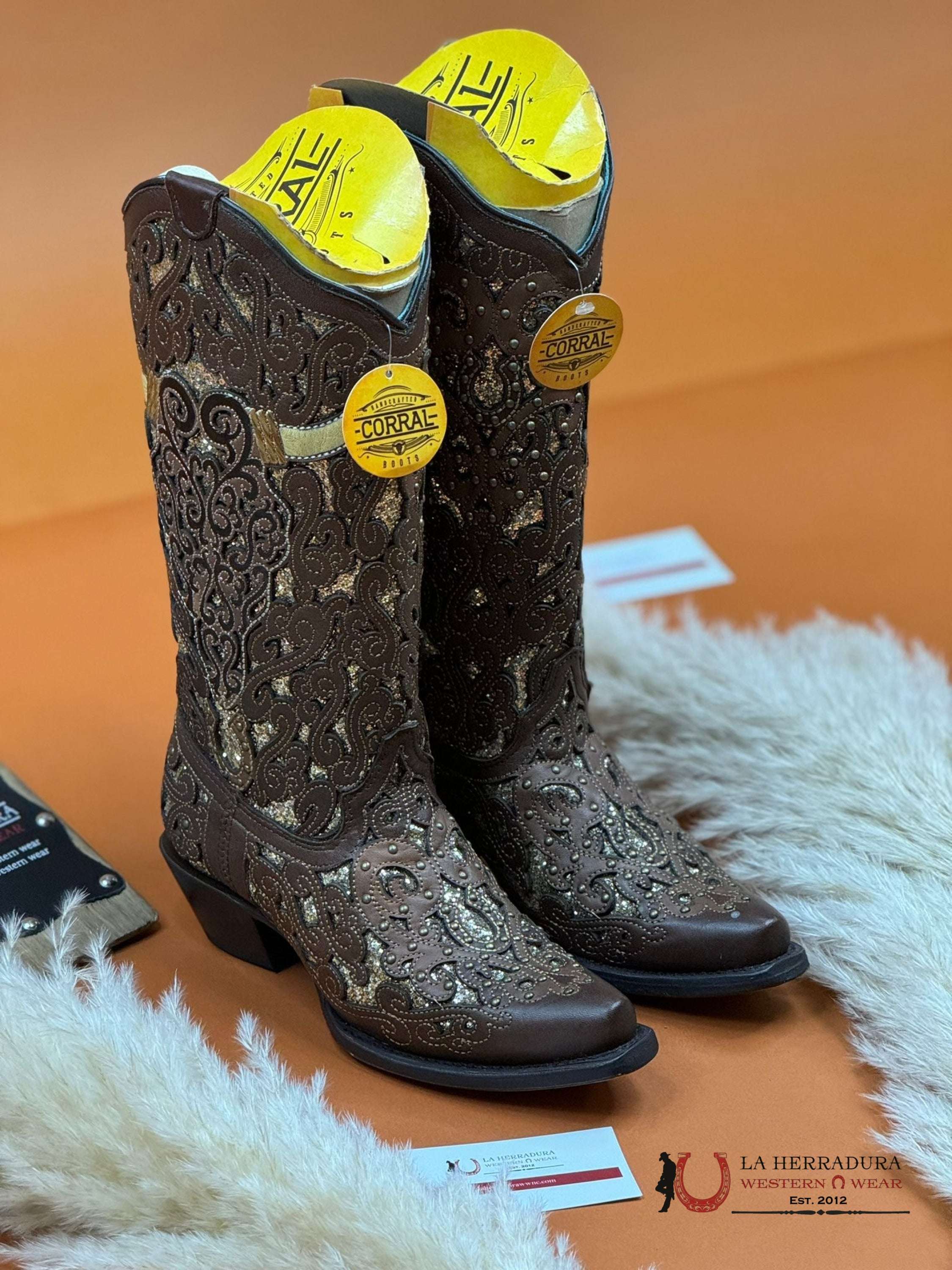 Corral Brown Glitter Inlay Bull Skull Embroidered Point Toe Boot A4407 Botas Mujeres