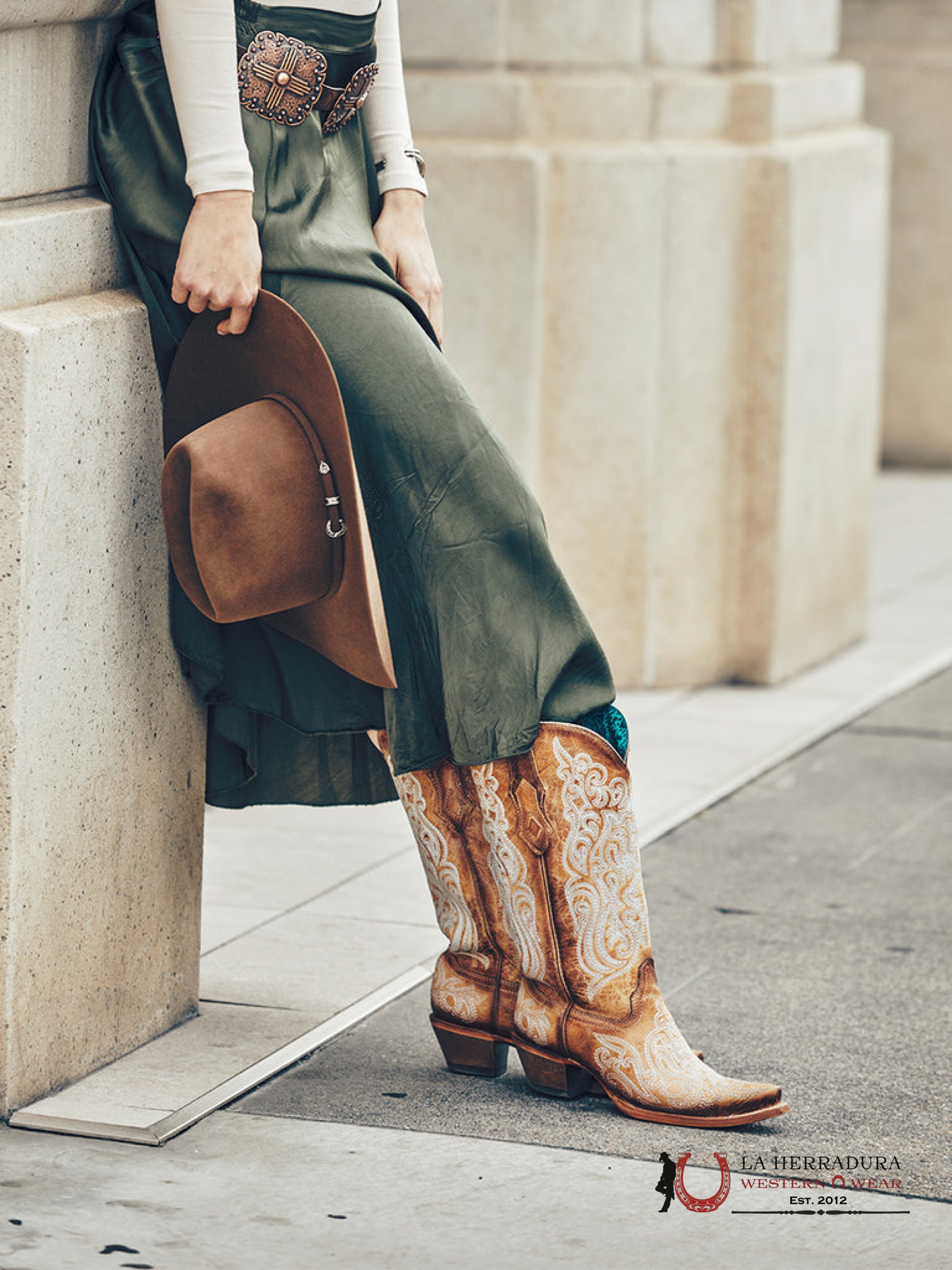 WOMENS CORRAL CRACKLED STRAW BLUE LIMINISCENT EMBROIDERY C4144 BOTAS MUJERES