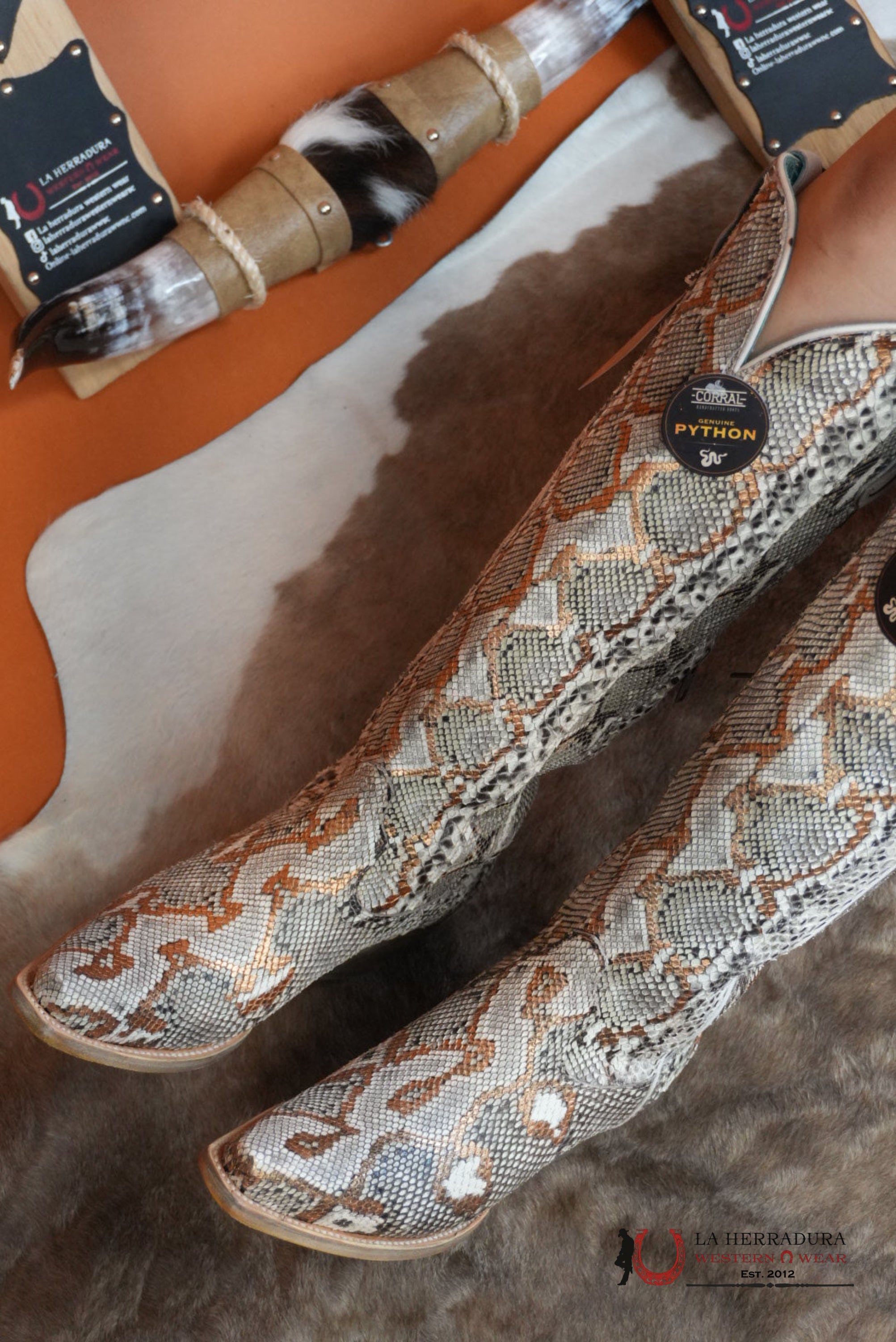 WOMENS CORRAL NATURAL GOLDEN HAND PAINTED PYTHON TALL BOOT BOTAS MUJERES