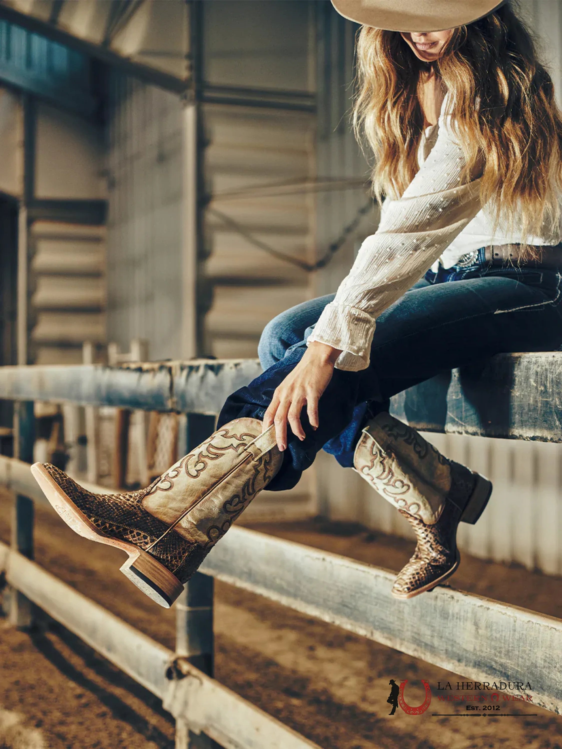 CORRAL WOMEN TAUPE BEIGE PYTHON EMBROIDERY WIDE SQUARE TOE BOOT BOTAS MUJERES