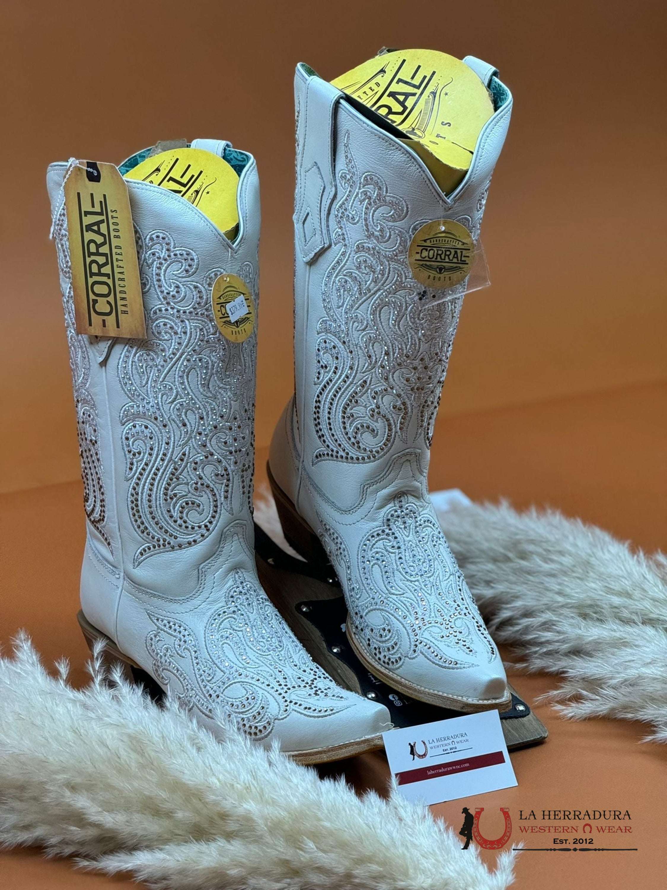 Corral White Embroidery & Crystals Point Toe Boot C4103 Botas Mujeres