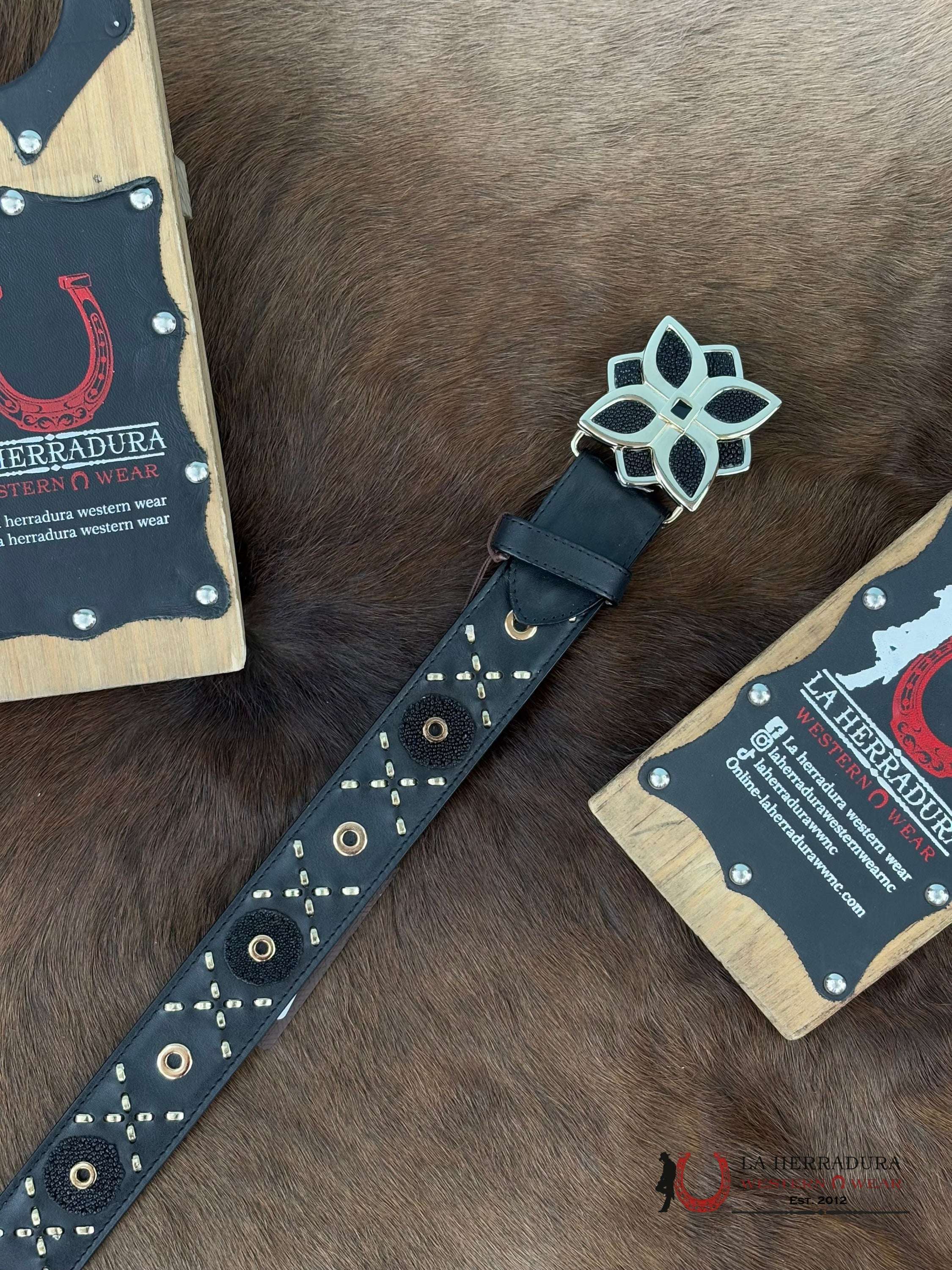 Cuadra Belt Stingray Mantarraya Black Studs & Woven Cinturones Mujeres