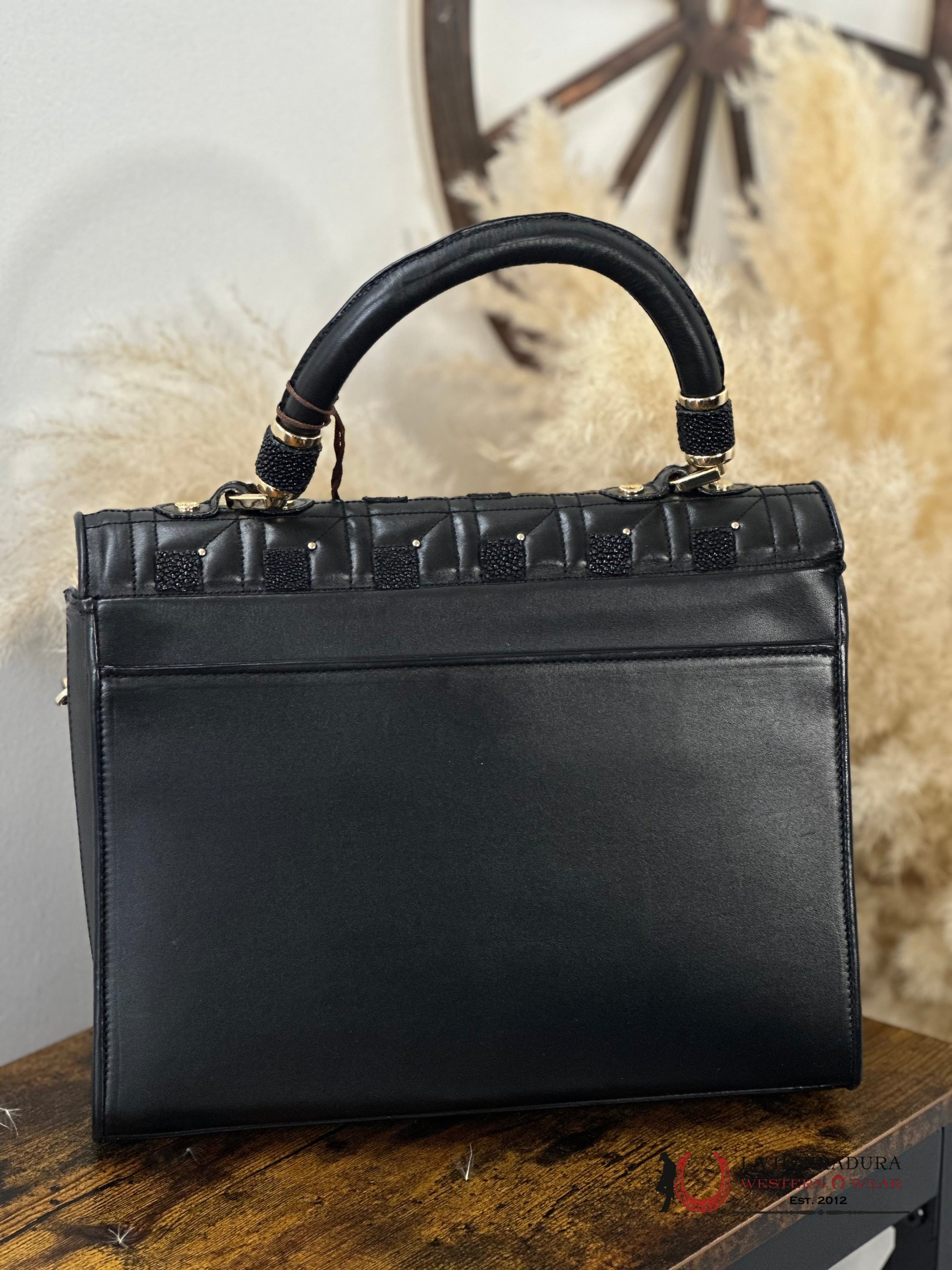 Cuadra Black Stingray Embroidery Handbag Ropa Mujeres
