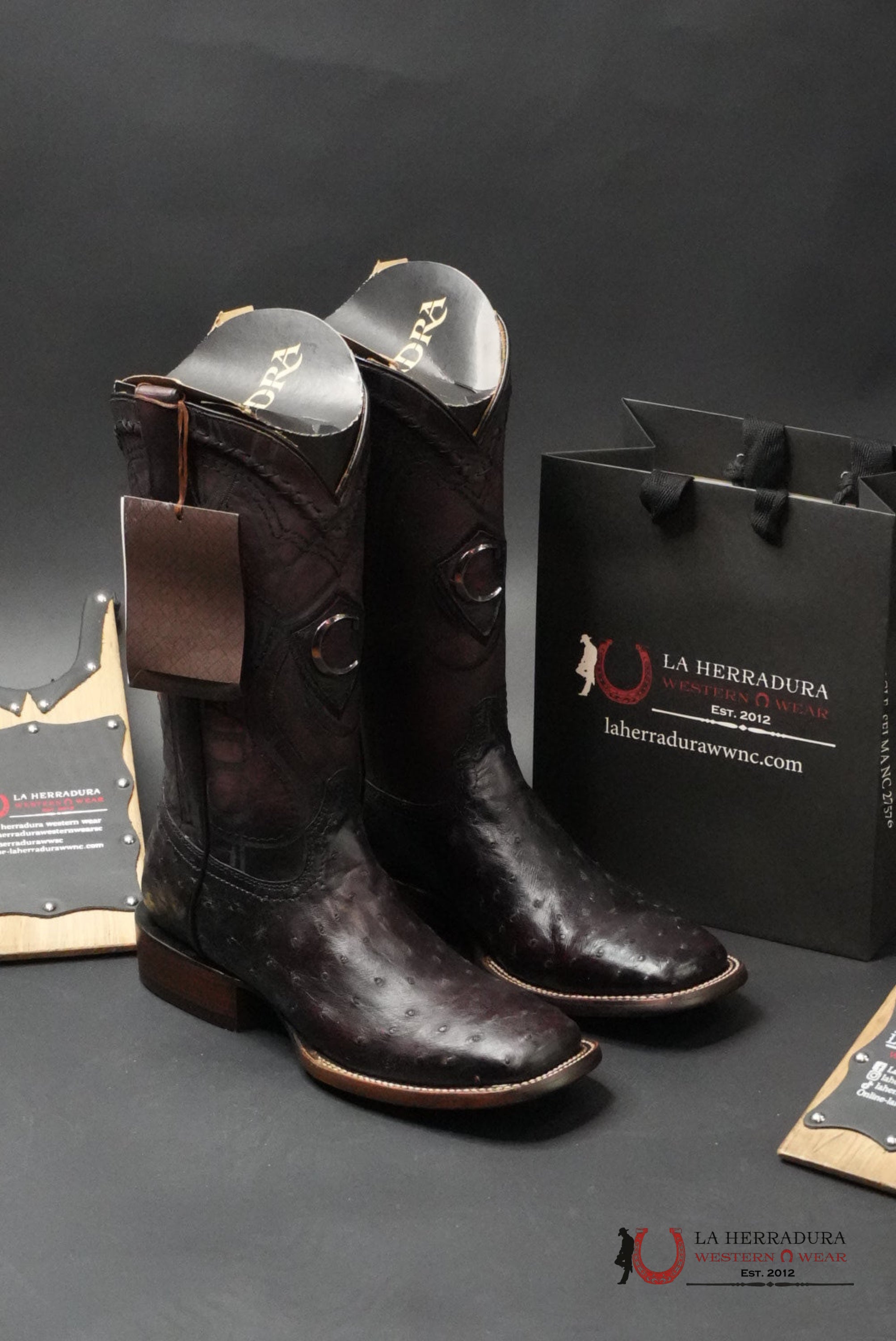 CUADRA BOOTS OSTRICH BLACKCHERRY LASER & EMBROIDERY SQUARE TOE