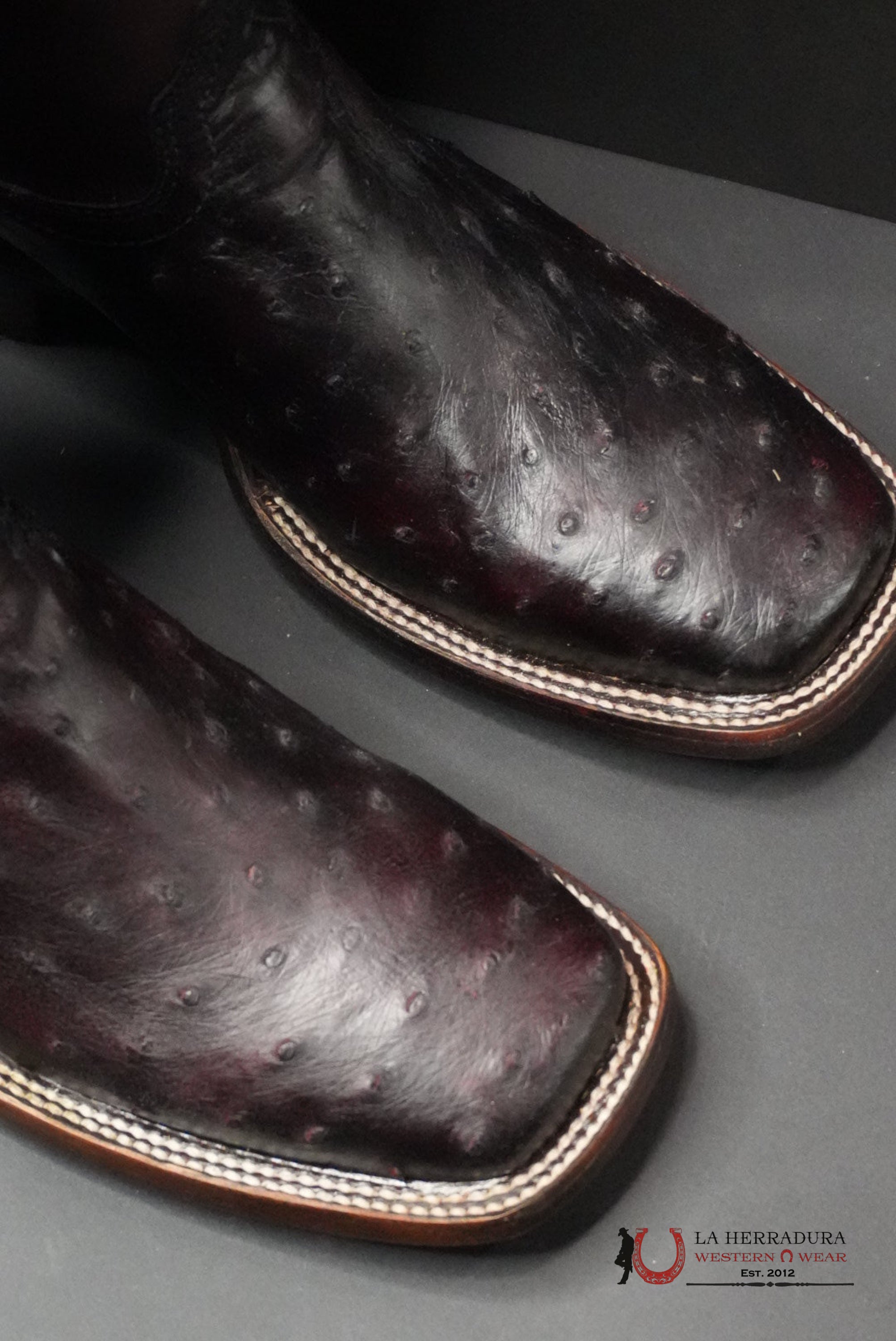 CUADRA BOOTS OSTRICH BLACKCHERRY LASER & EMBROIDERY SQUARE TOE