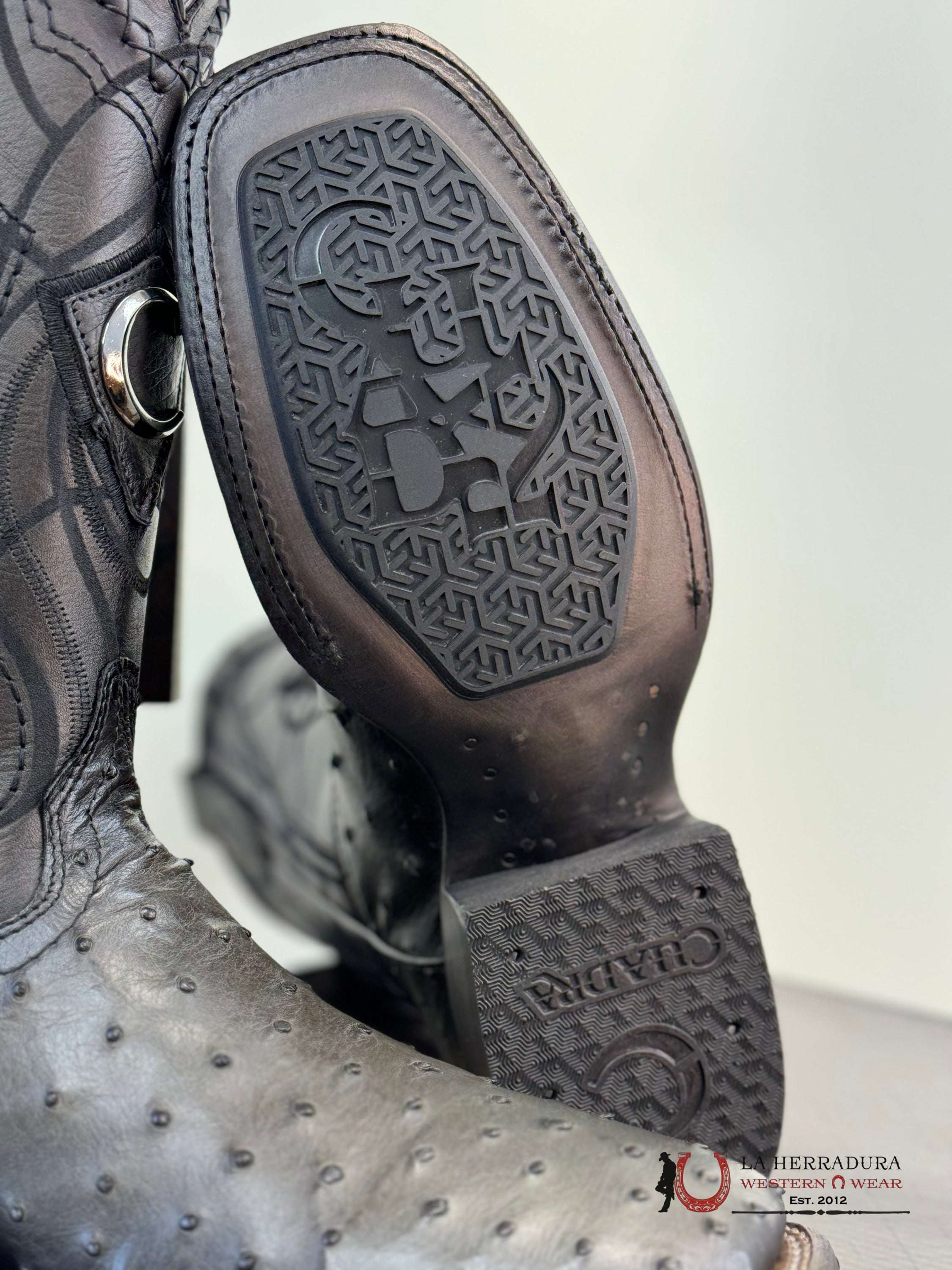 Cuadra Boots Ostrich Grey Laser & Embroidery Square Toe Botas Hombres