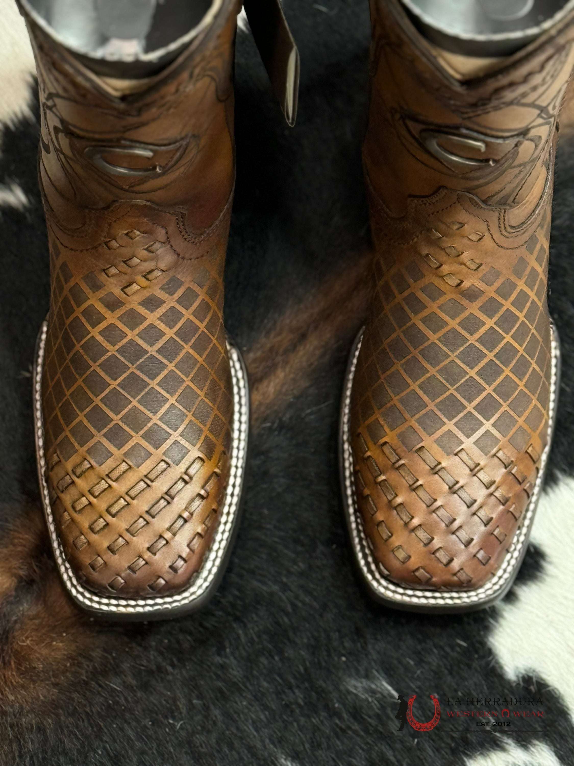 Cuadra Boots Sillero Over Honey Laser & Embroidery Woven Square Toe Botas Hombres