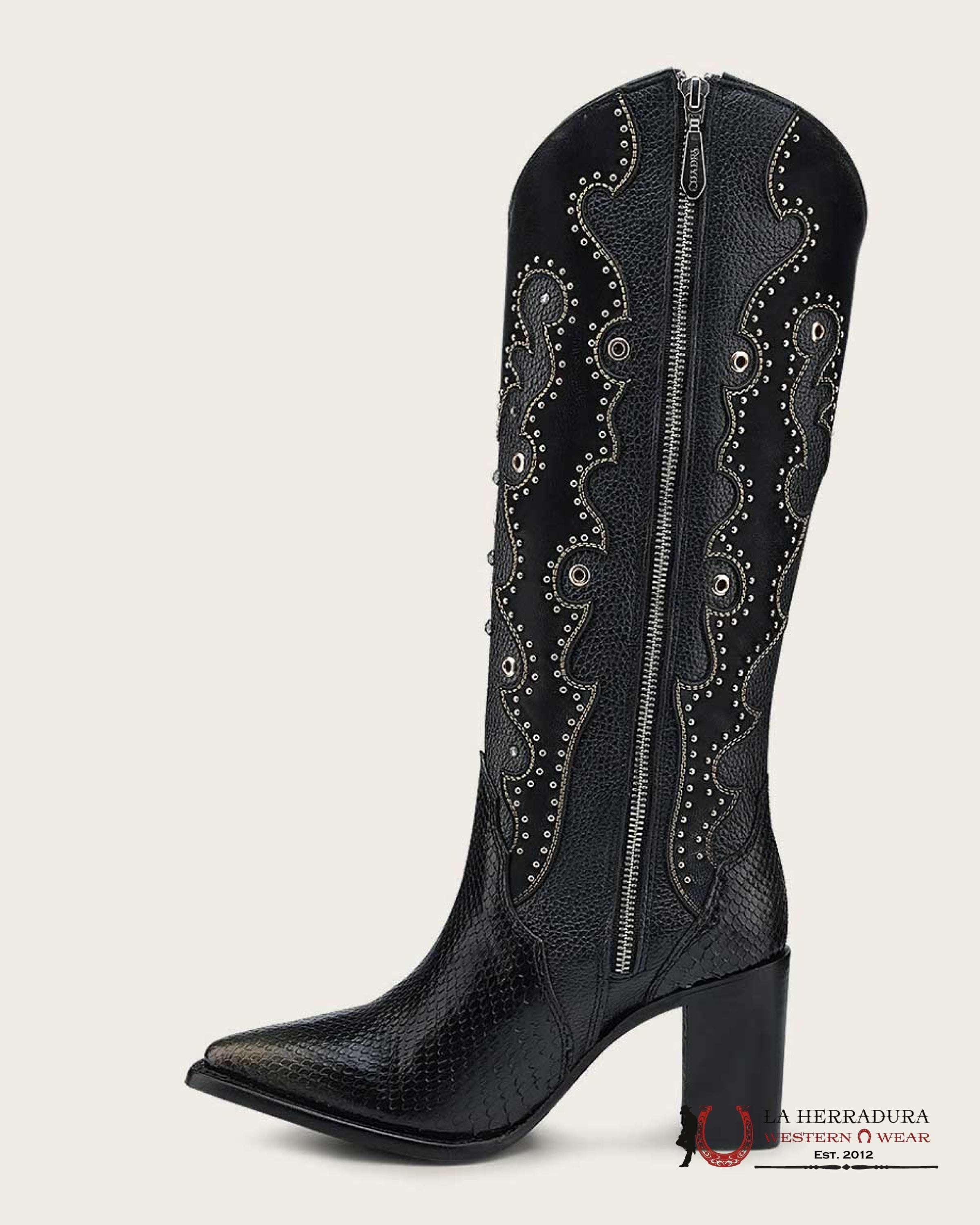 CUADRA BOTA DE PITÓN BELLY PLUNGE NEGRO EMB. & STUDS POINTED TOE BOTAS MUJERES