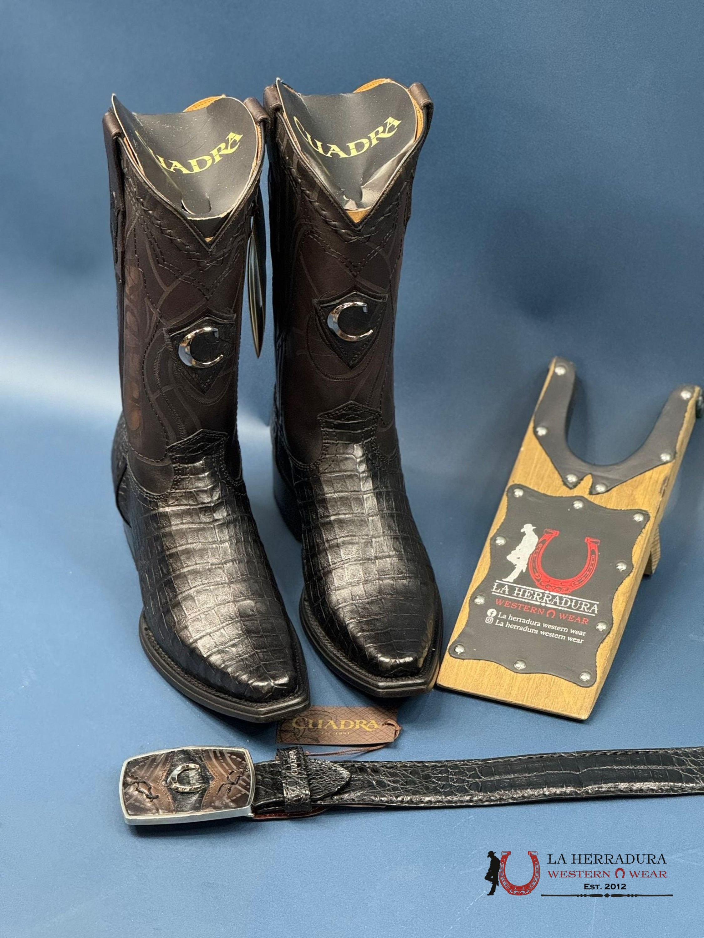 Cuadra Boot Fuscus Caiman Belly Pl Negro Laser & Embroidery Narrow Square Toe Botas Hombres