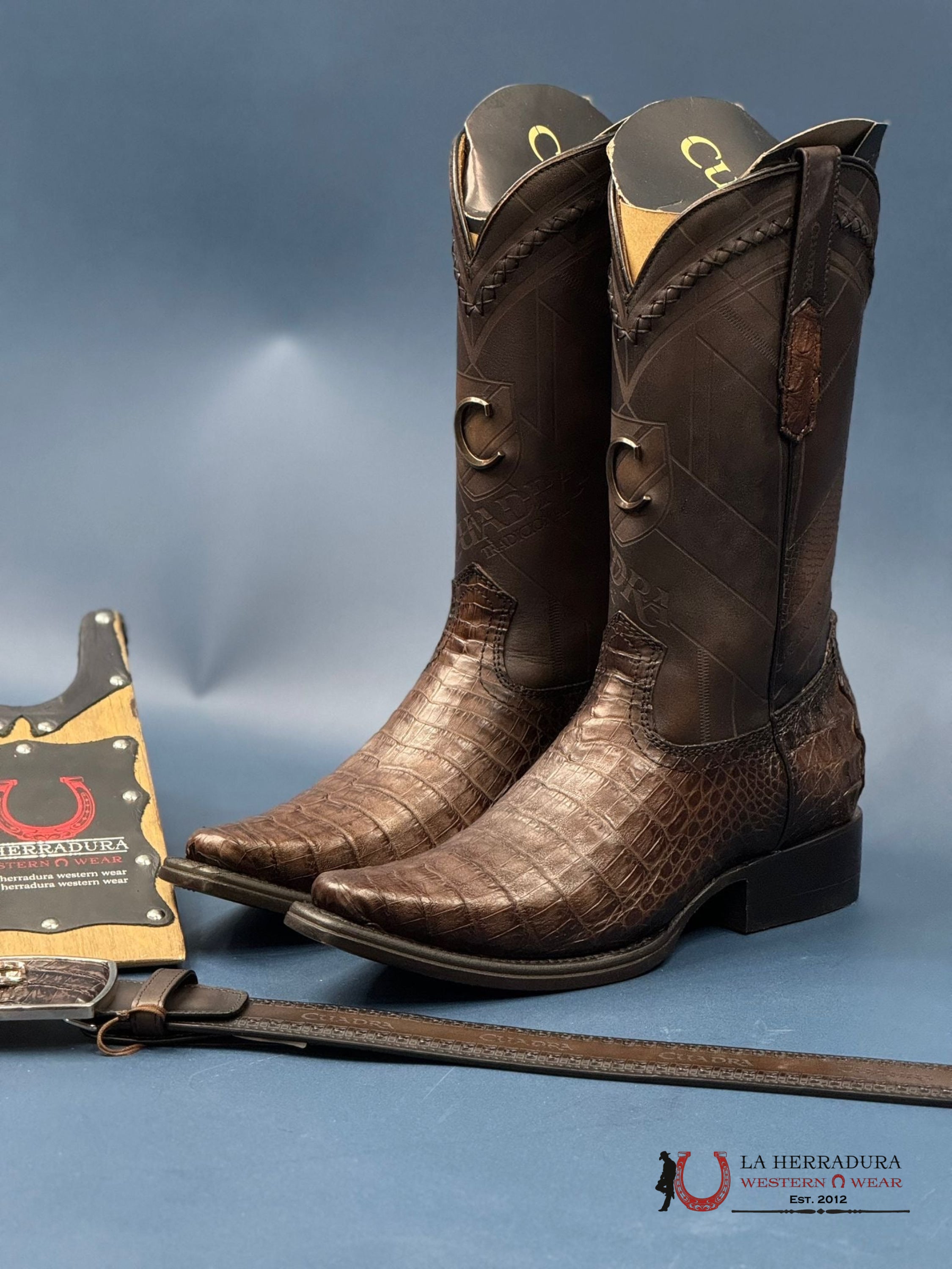 Cuadra Boot Fuscus Belly Caiman Arauco Choco Laser & Woven Narrow Square Toe Botas Hombres