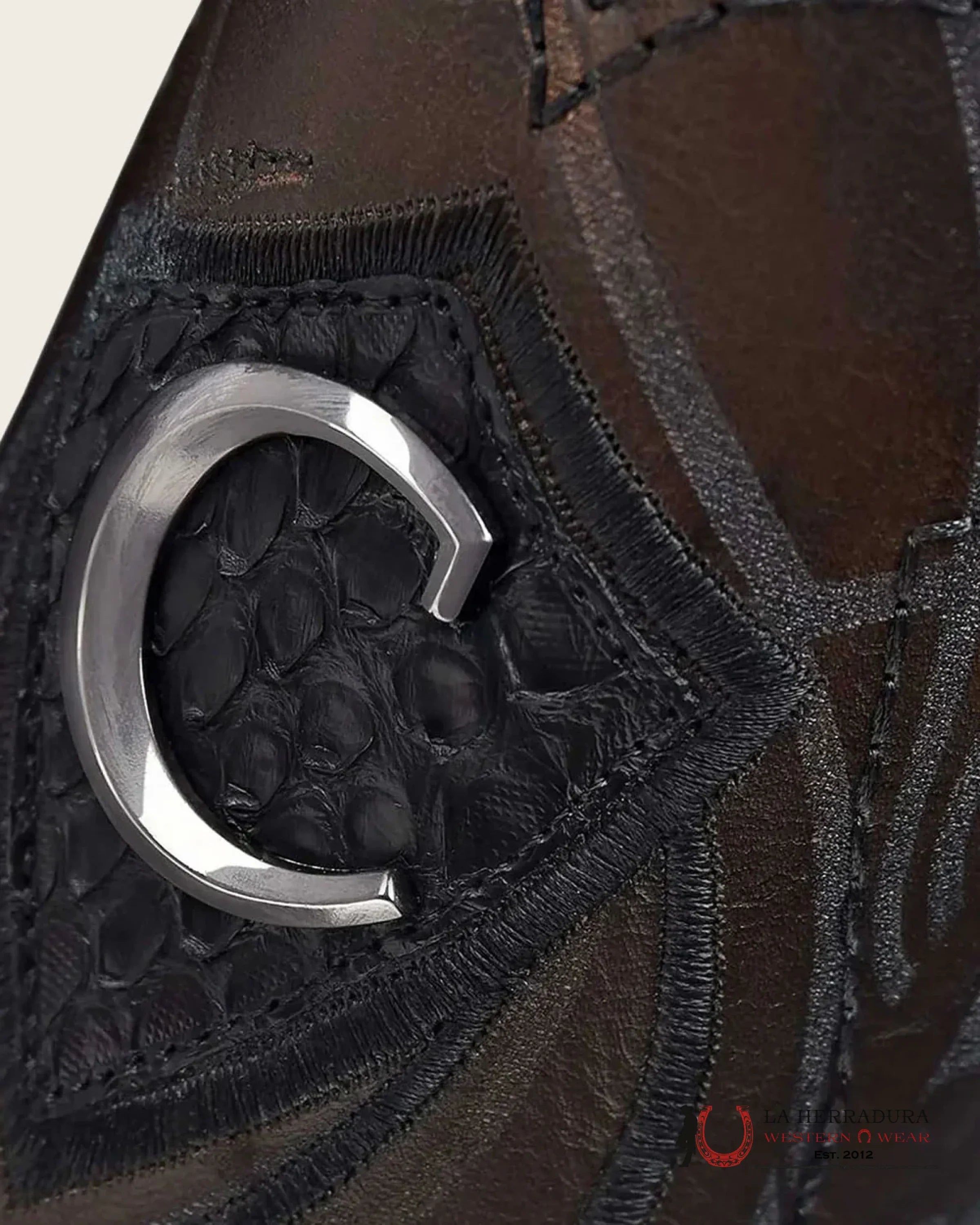 CUADRA BOOTS PYTHON PLUNGE BLACK LASER & EMBROIDERED NARROW SQUARE TOE BOTAS HOMBRES