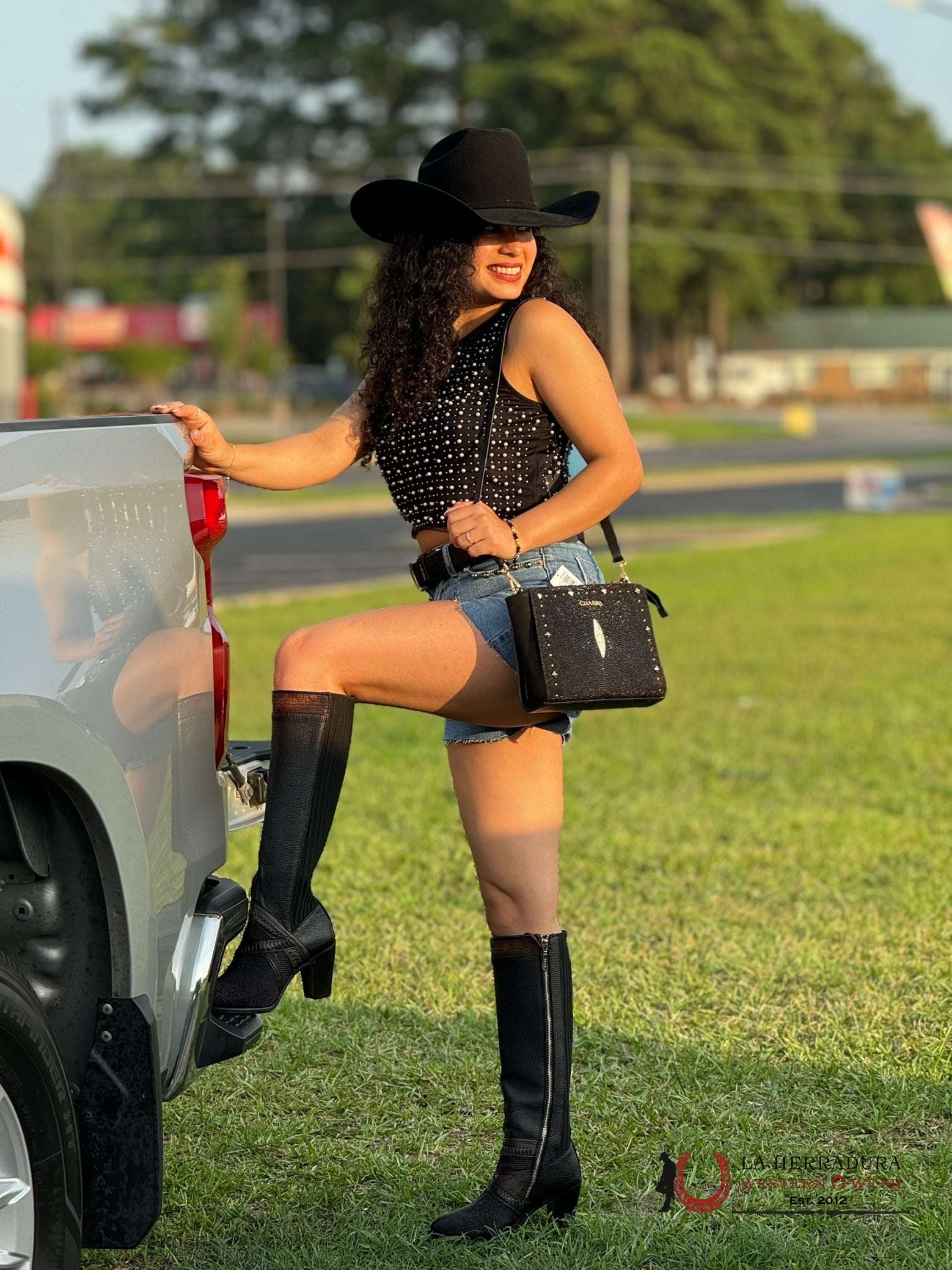 Cuadra Mantarraya Black Studs Bag Ropa Mujeres