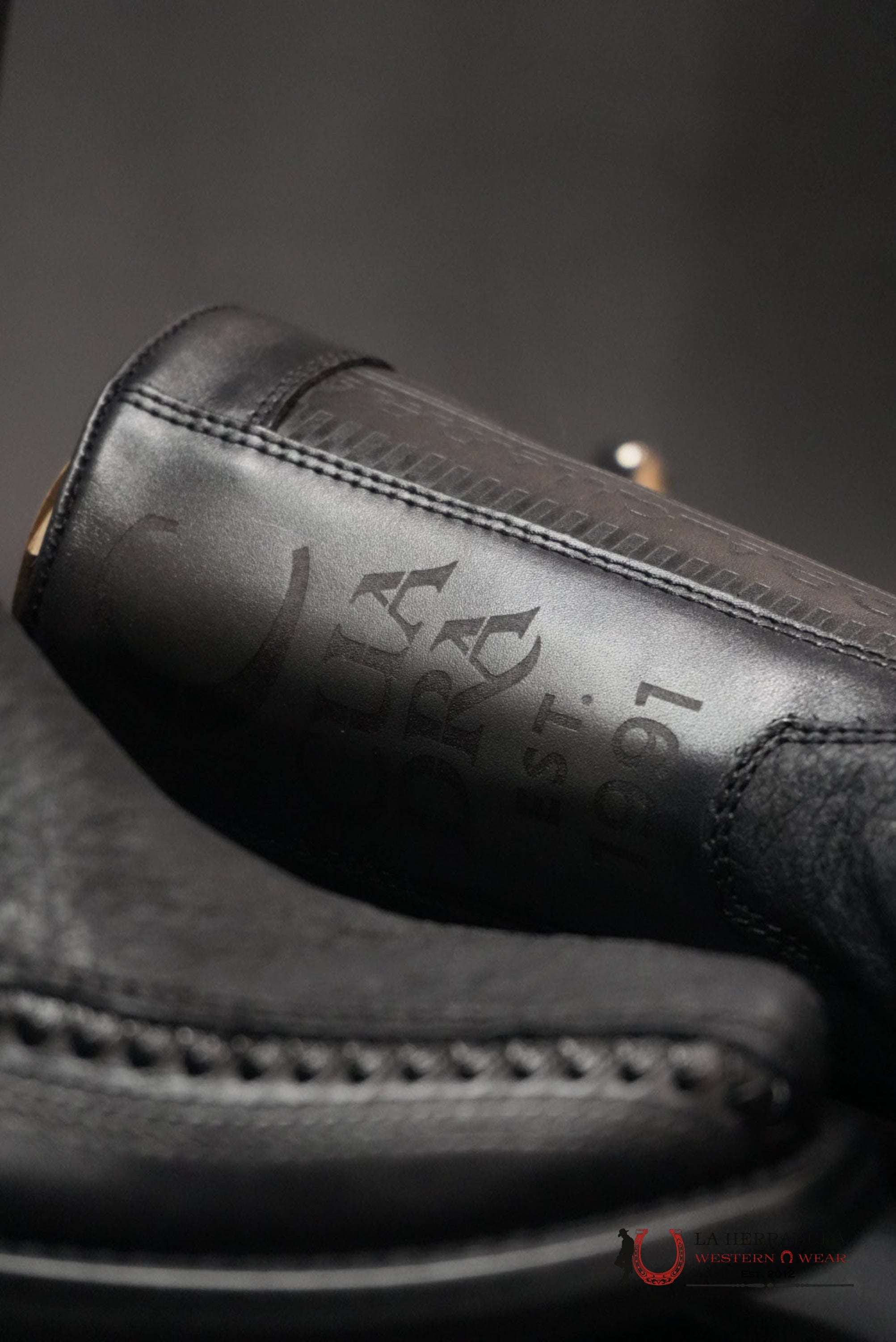 CUADRA SHORT BOOT ELEFANTE DUSTY BLACK LASER & WOVEN NARROW SQUARE TOE BOTAS HOMBRES