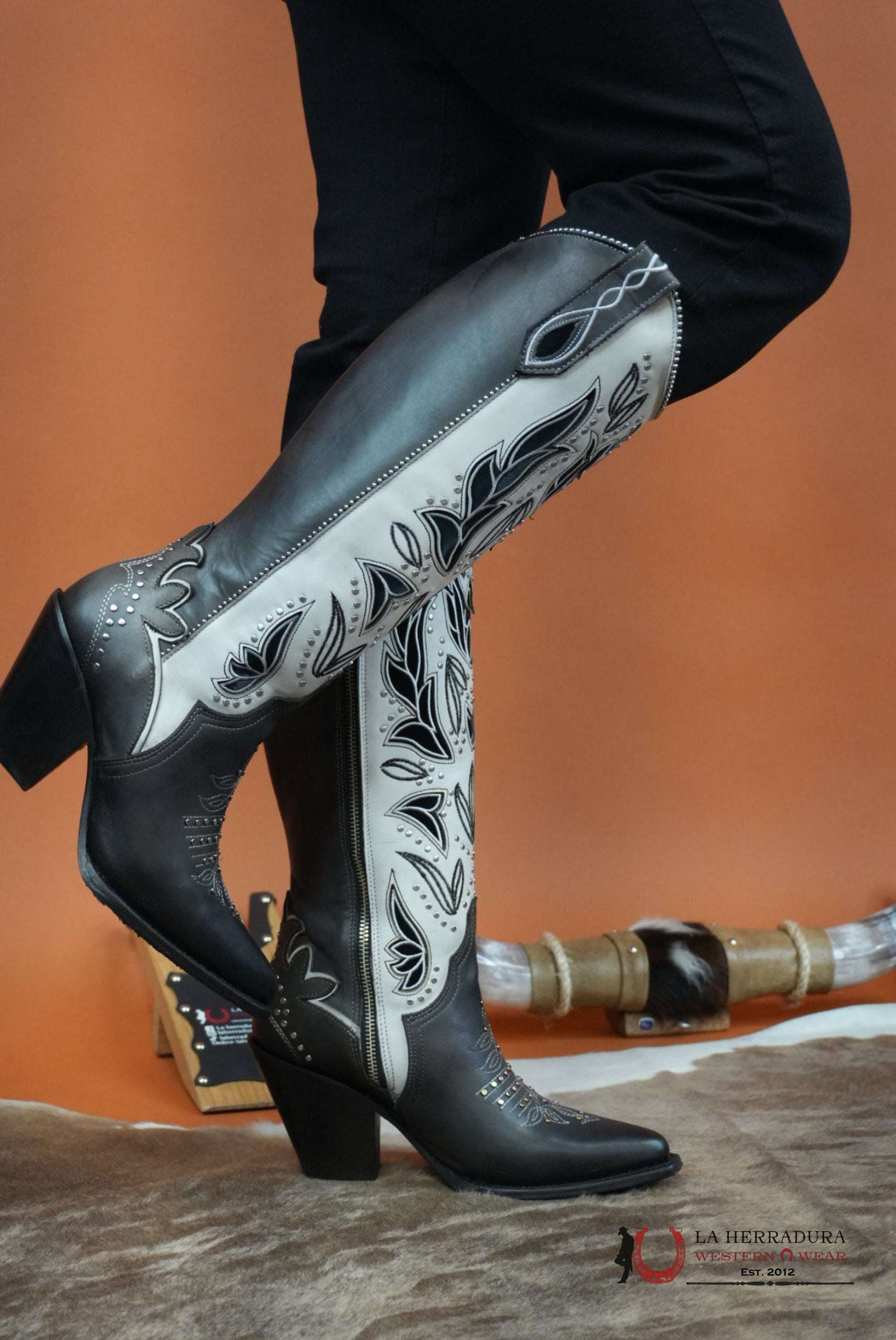 CUADRA WOMENS RES CRUST TOKIO GREY EMBROIDERY & CUT OUT STUDS SNIP TOE TALL BOOT BOTAS MUJERES