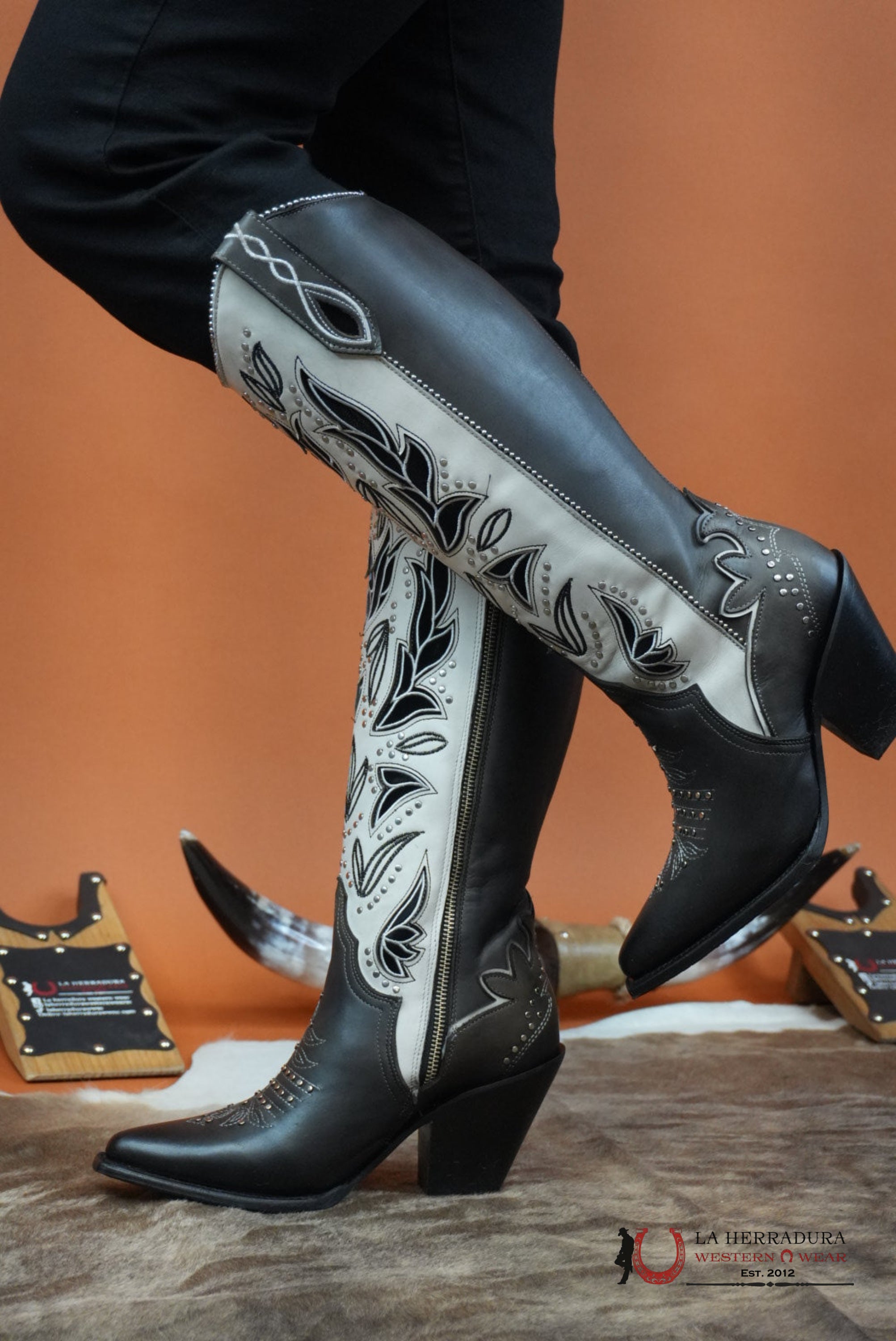 CUADRA WOMENS RES CRUST TOKIO GREY EMBROIDERY & CUT OUT STUDS SNIP TOE TALL BOOT BOTAS MUJERES