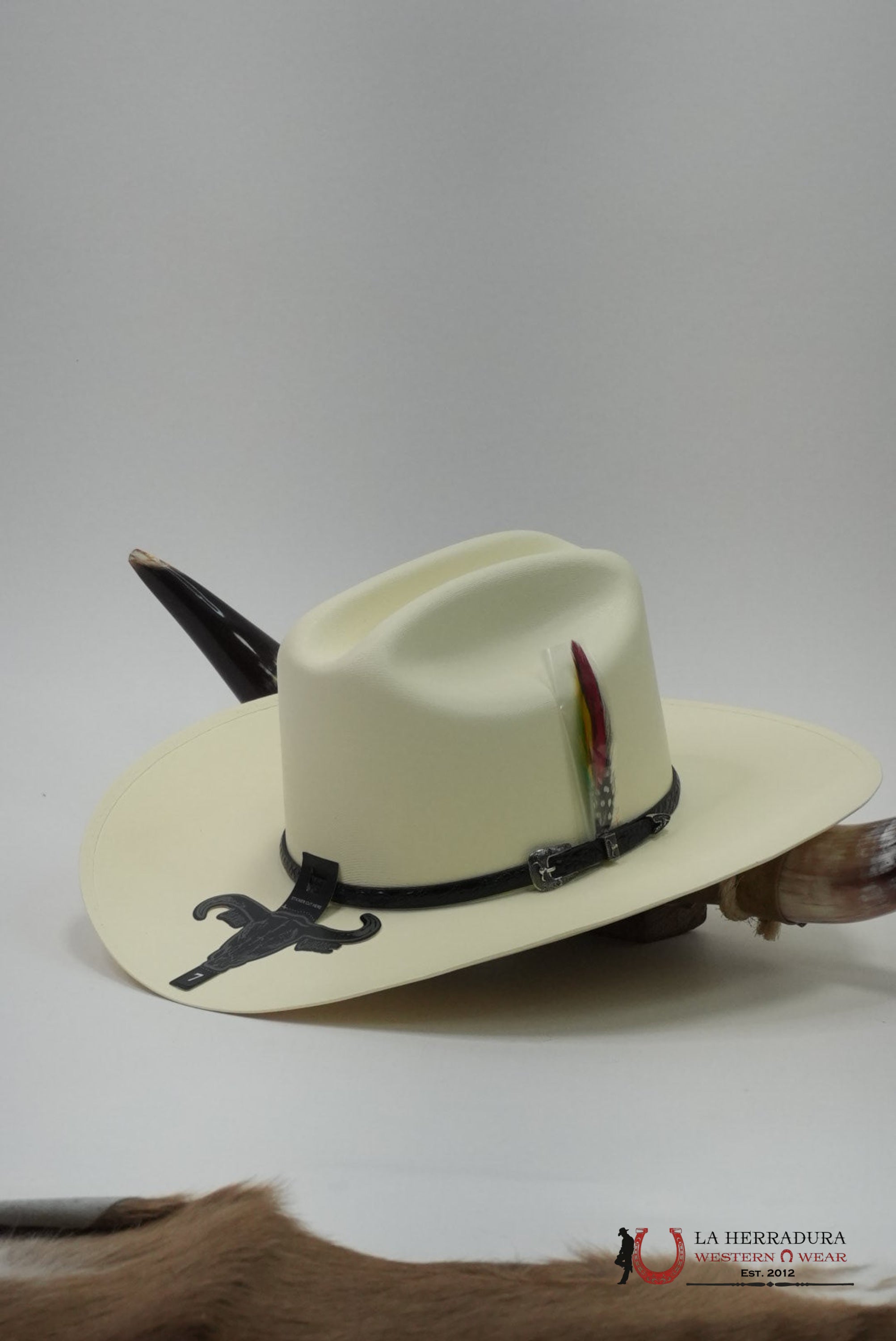CUERNOS CHUECOS 5000X LIMITED EDITION STRAW HAT COPA CHICA ALA 4 PULGADAS TEJANA