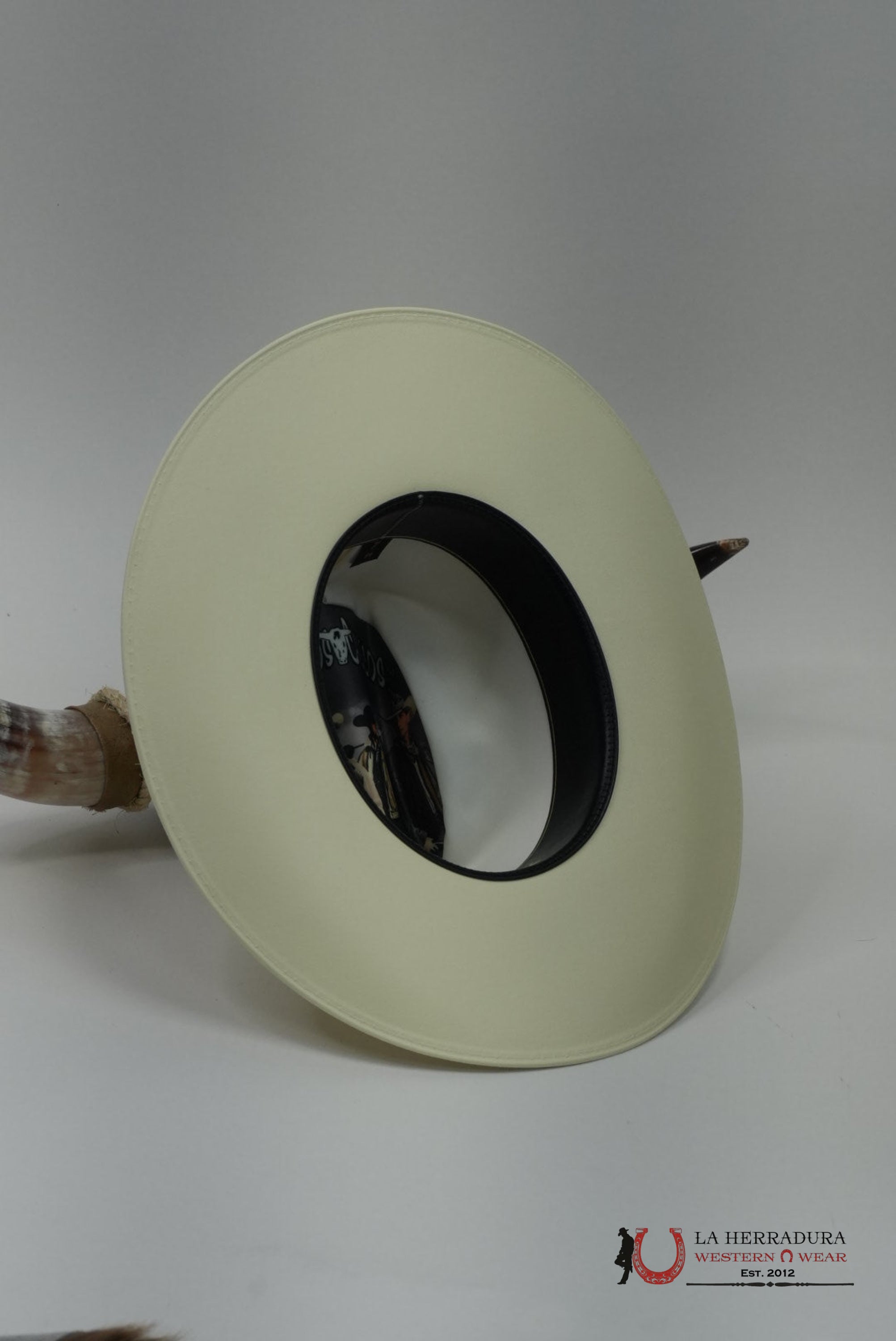 CUERNOS CHUECOS 5000X LIMITED EDITION STRAW HAT COPA CHICA ALA 4 PULGADAS TEJANA