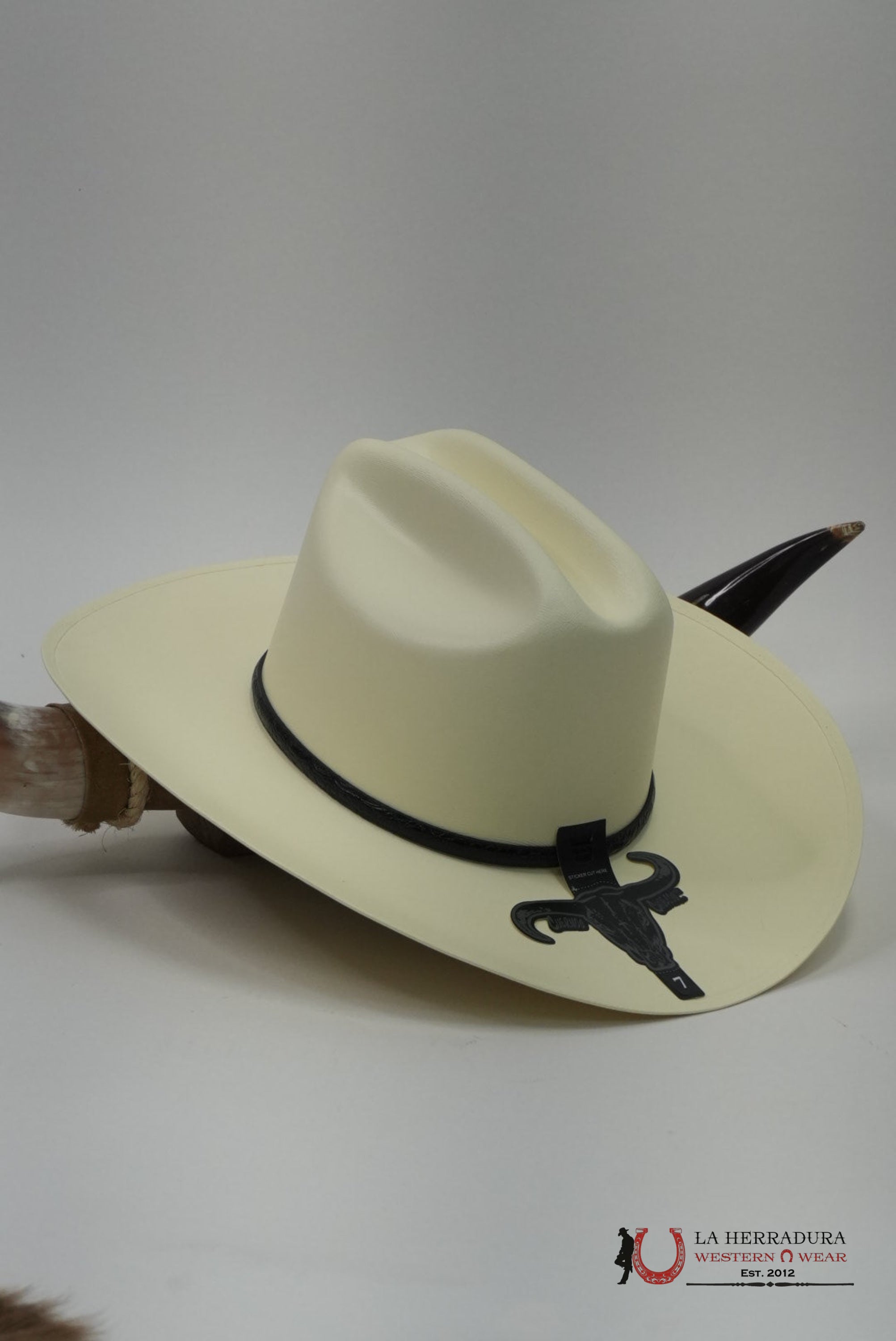 CUERNOS CHUECOS 5000X LIMITED EDITION STRAW HAT COPA CHICA ALA 4 PULGADAS TEJANA