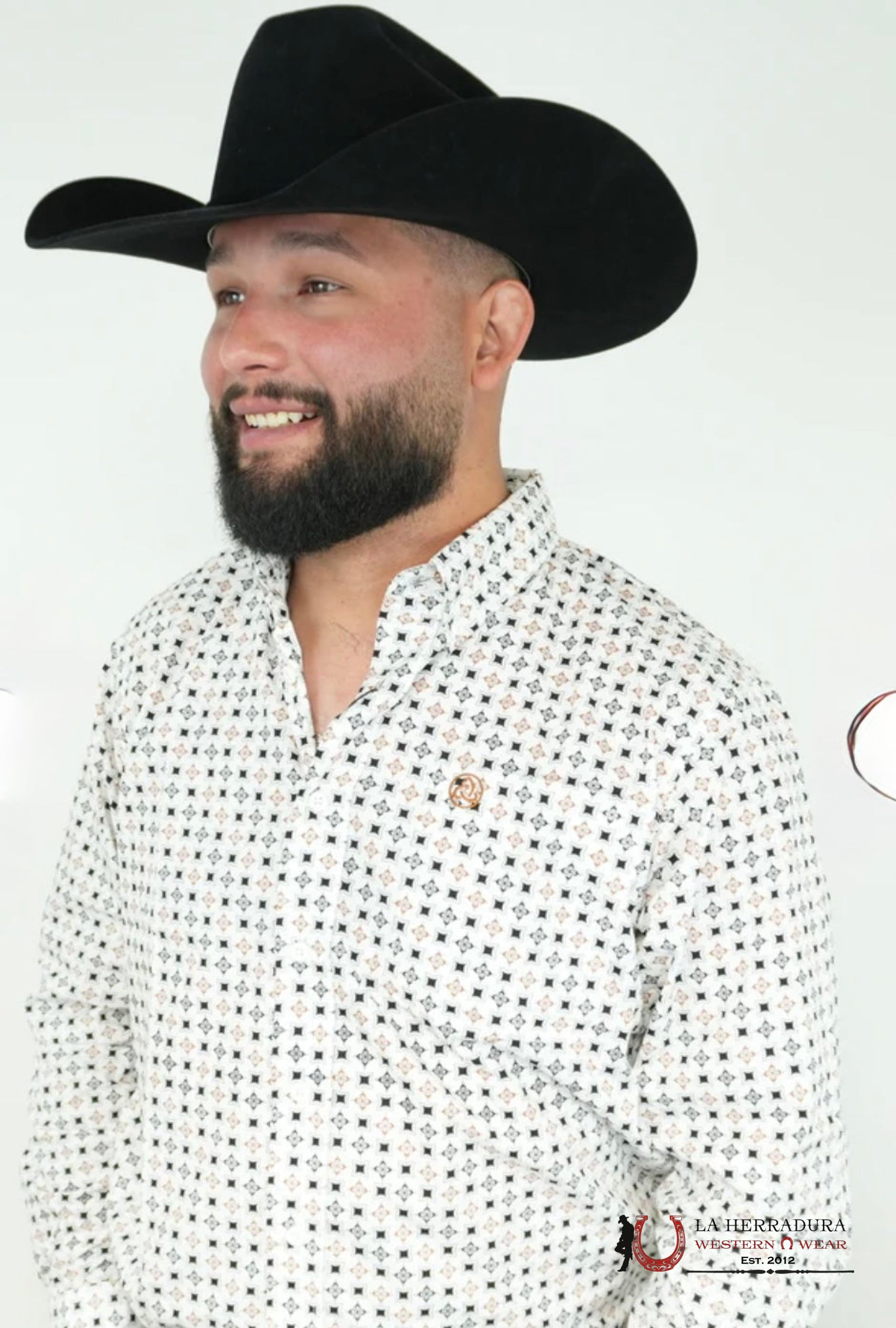 CUERO LINE MEN’S WHITE/BLACK LONG SLEEVE STRIPED PRINT ROPA HOMBRES