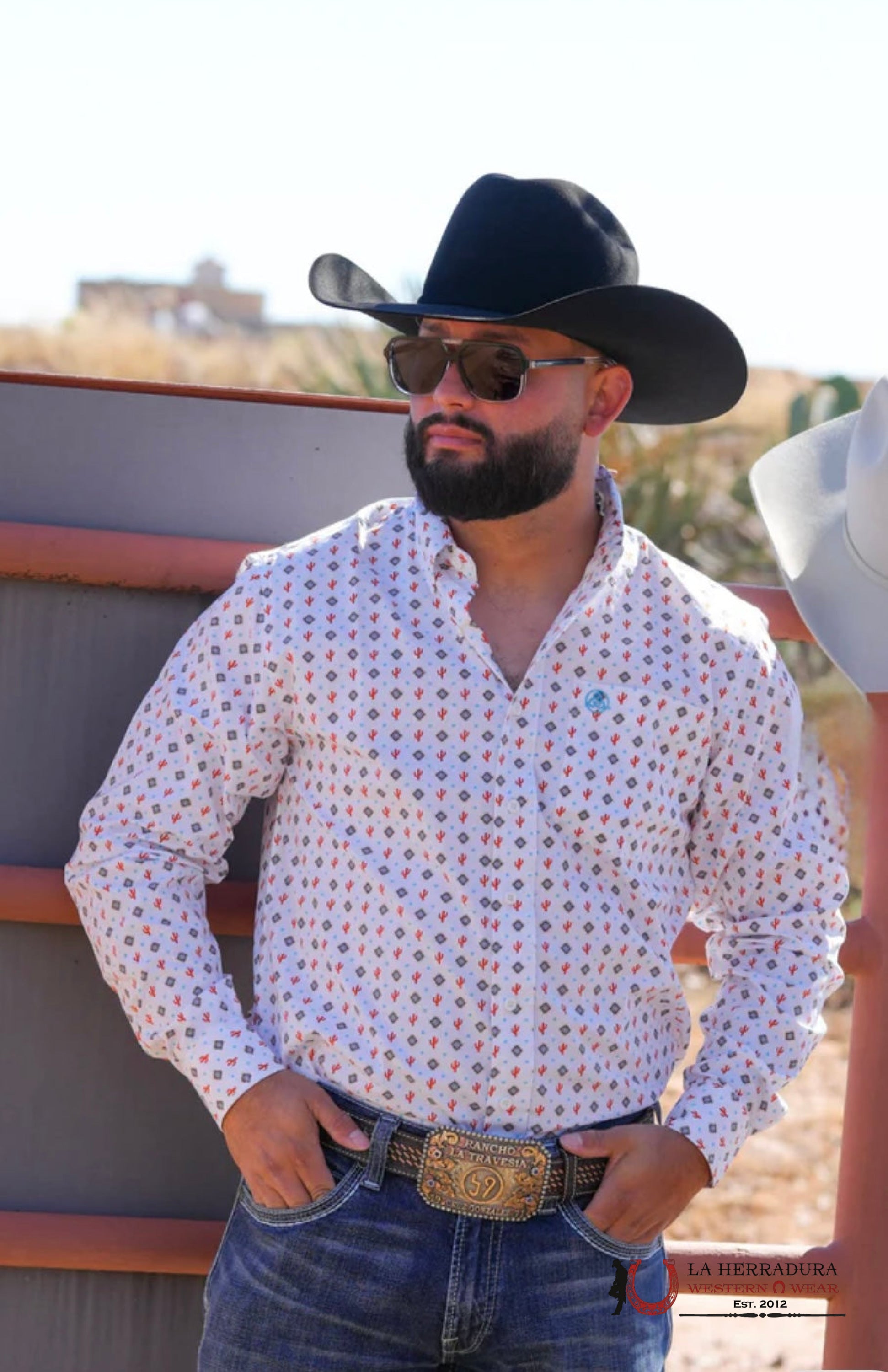 CUERO LINE MEN’S WHITE LONG SLEEVE STRIPED AZTEC/CAPTES PRINT SKCL2023104 ROPA HOMBRES