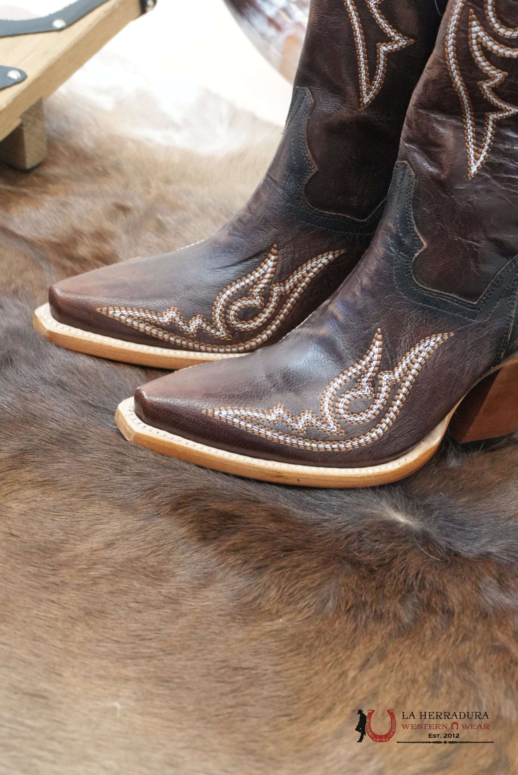 DAN POST CHOCOLATE LEATHER SNIP TOE TALL BOOT WOMEN BOTAS MUJERES