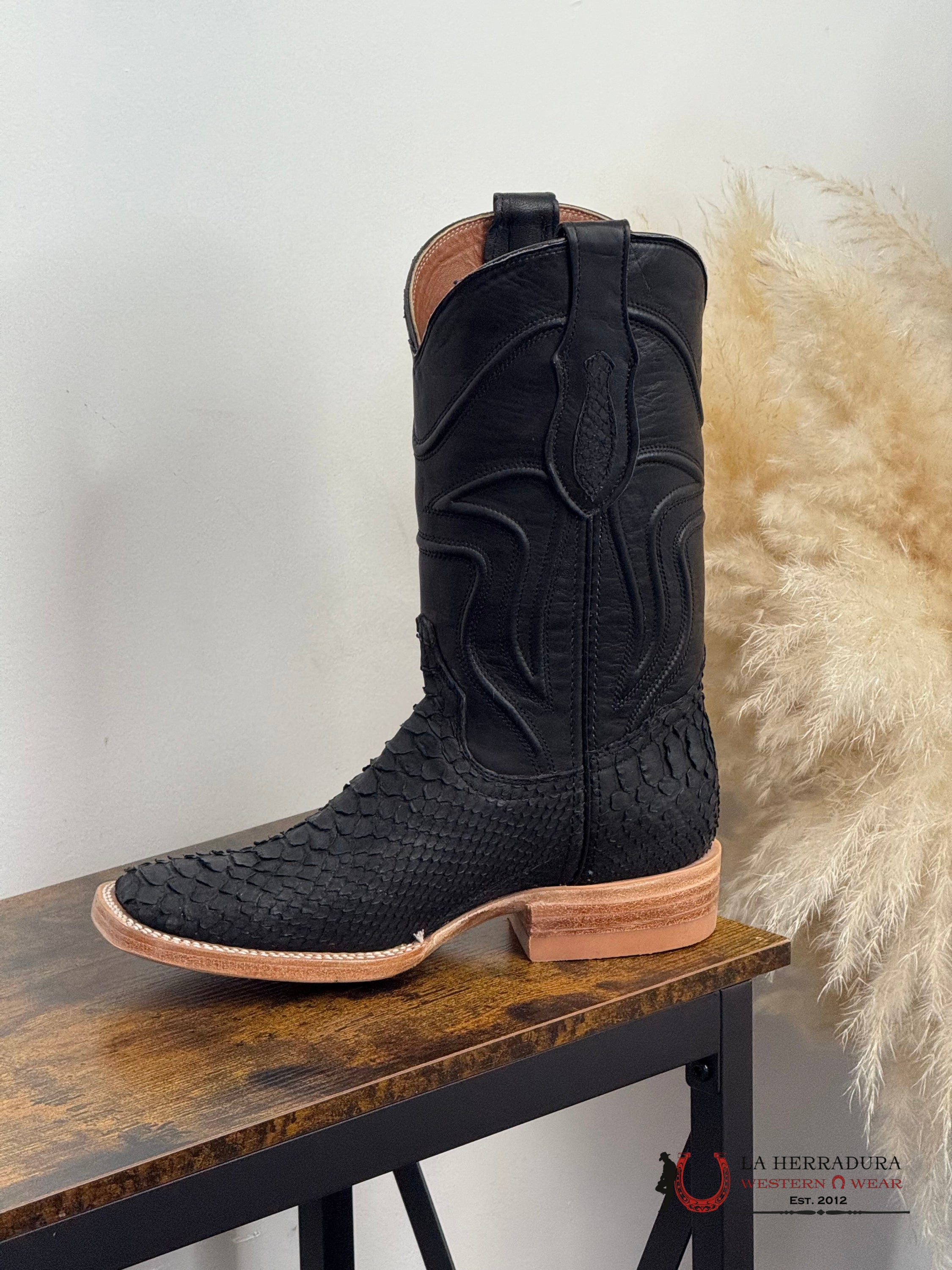 DILIGENCIA EXOTIC BLACK MATTE PYTHON TUSCON SQ. TOE BOTAS HOMBRES