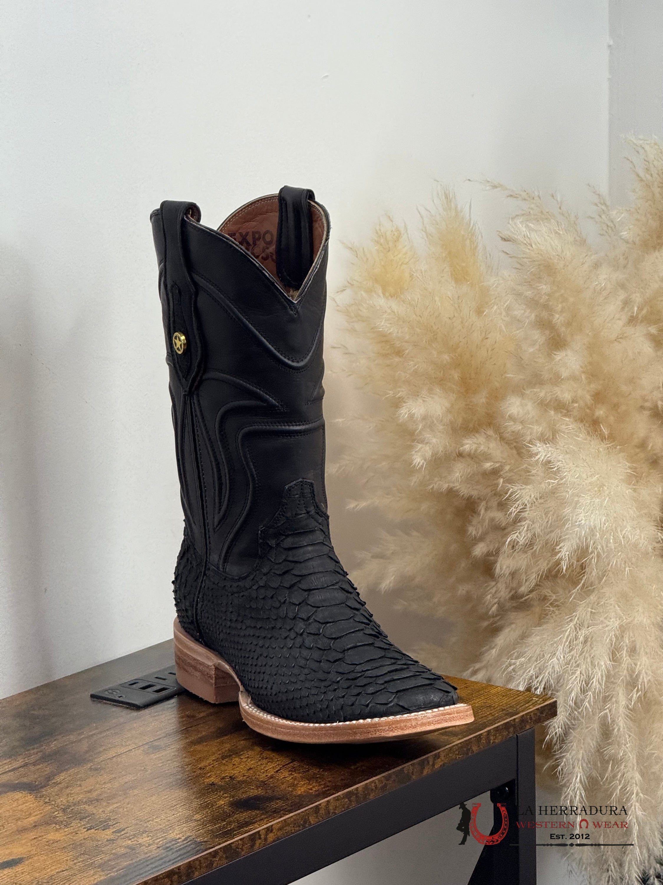 DILIGENCIA EXOTIC BLACK MATTE PYTHON TUSCON SQ. TOE BOTAS HOMBRES