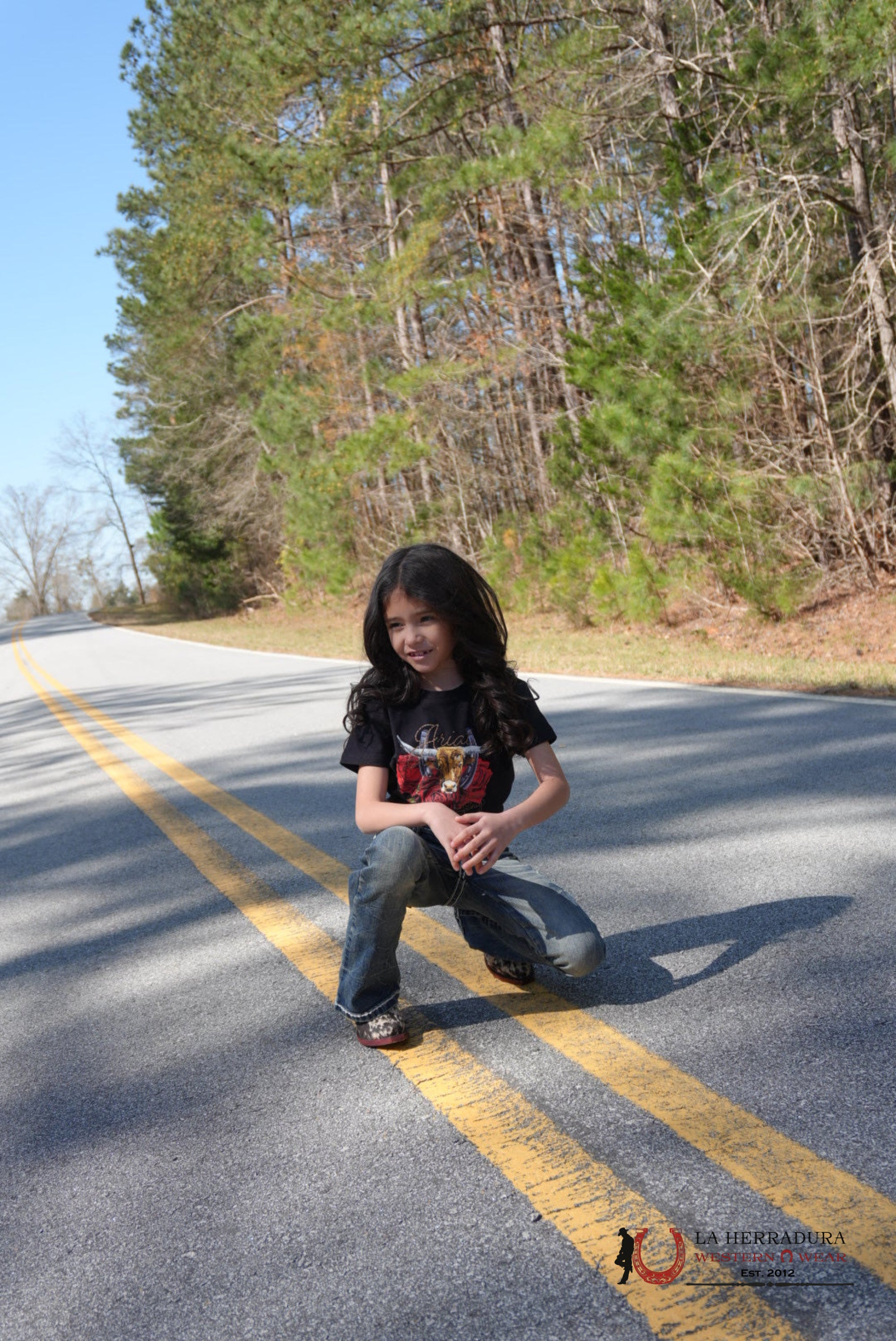 Girls Ariat Steer Rodeo Quincy Short Sleeve Black TShirt- 8678 NIÑAS