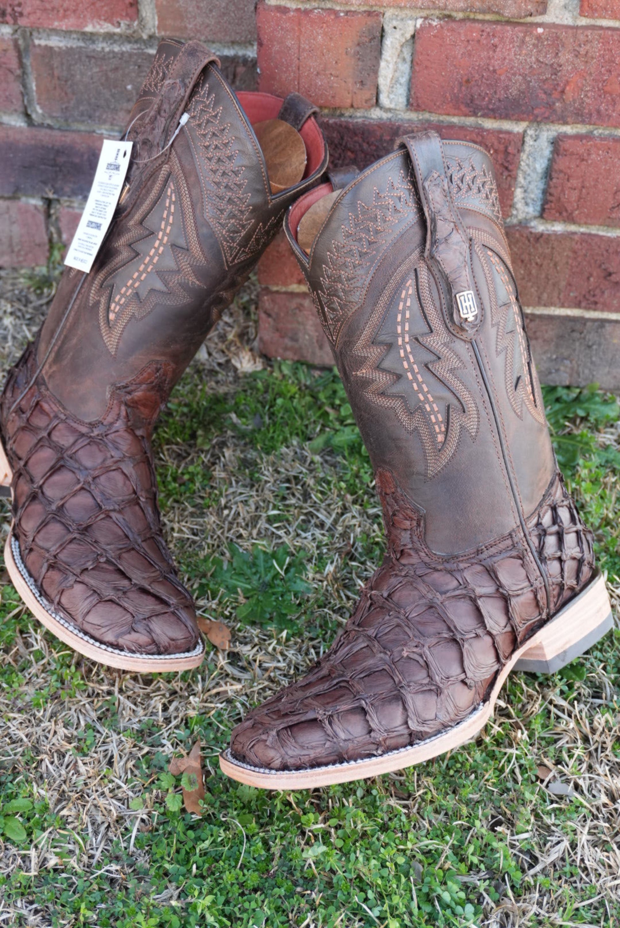 Hometown Pescado Cafe Matte Square Toe Boots BOTAS HOMBRES