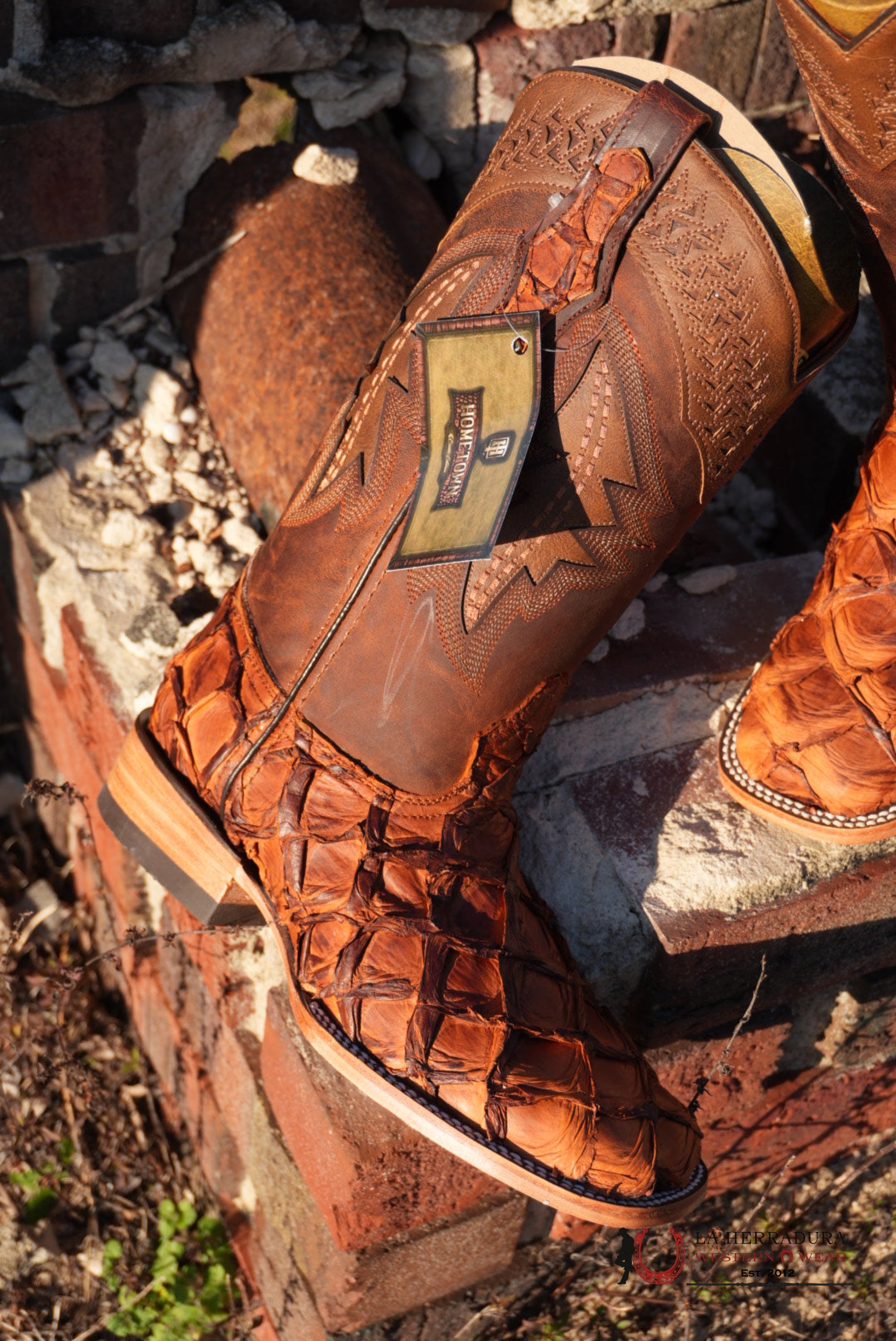 Hometown Pescado Pecan Square Toe Boots BOTAS HOMBRES