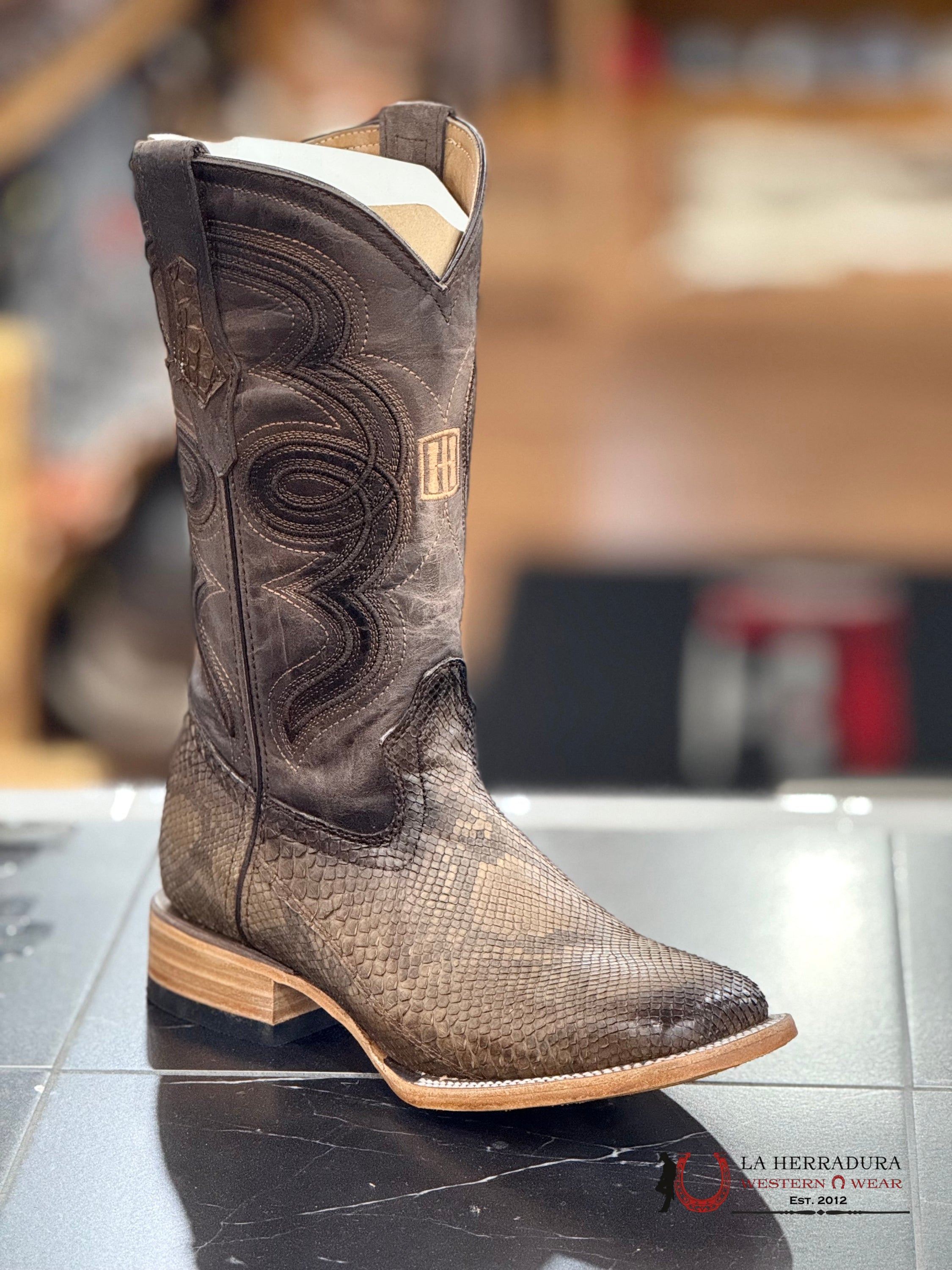 HOMETOWN EXOTIC PYTHON BELLY TAMARINDO SQ. TOE BOOT BOTAS HOMBRES