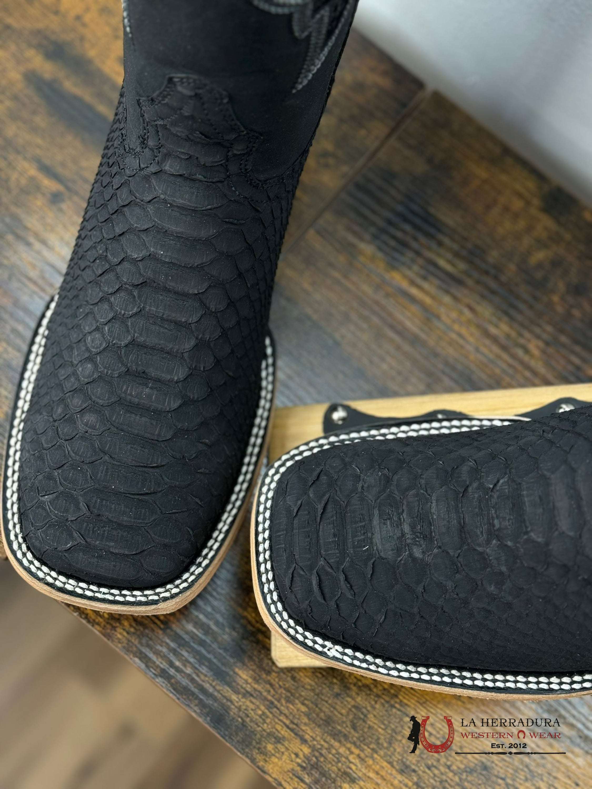 Hometown Men Python Black Matte Square Toe Botas Hombres