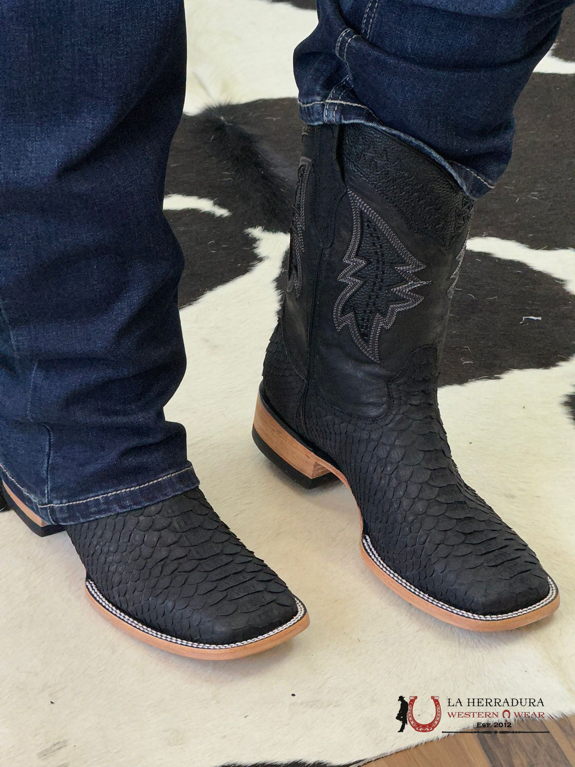 Hometown Men Python Black Matte Square Toe Botas Hombres