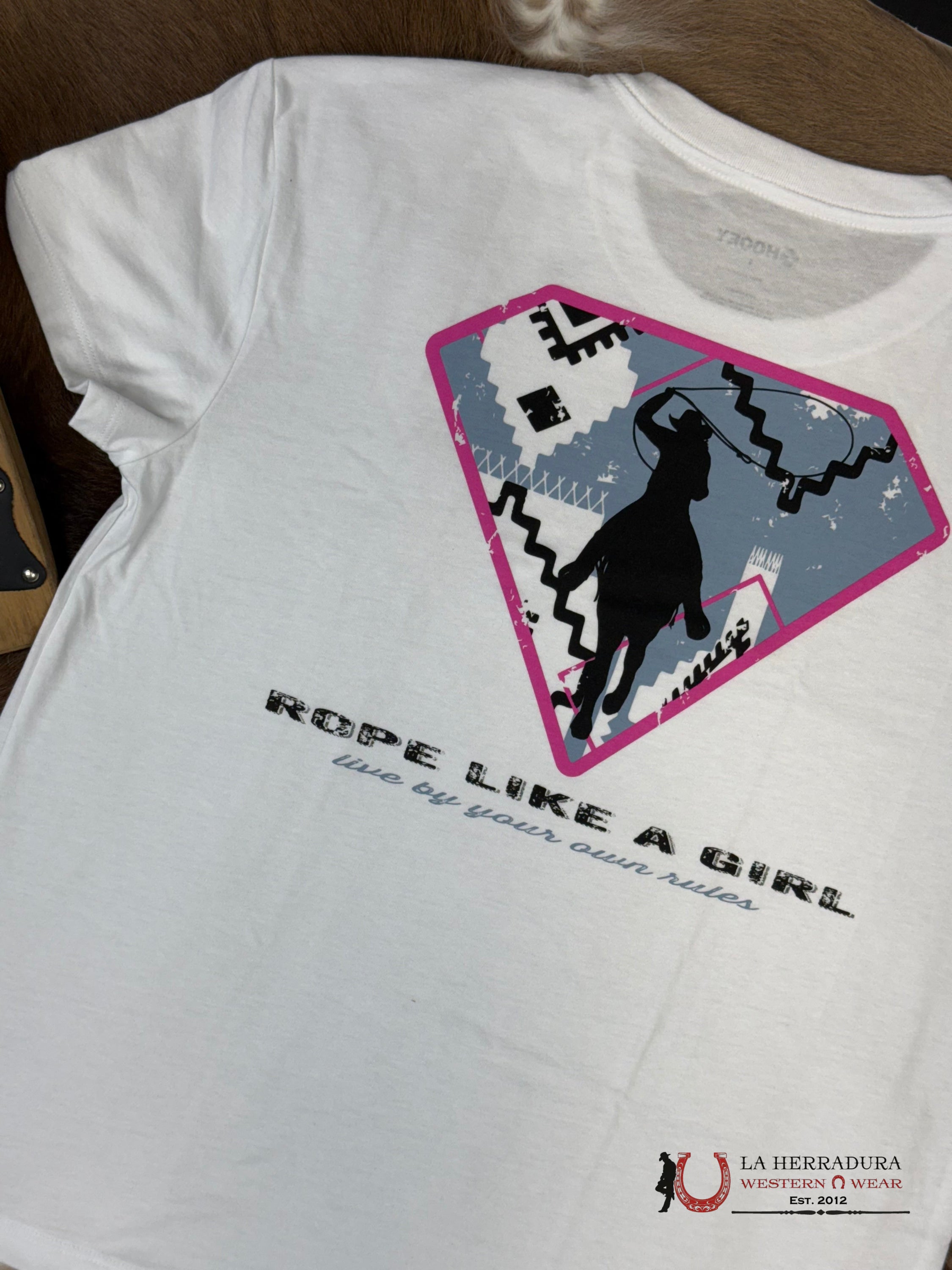 Hooey Breakway White /Poly Short Sleeve With Rope Like A Girl Logo On Black Ropa Mujeres