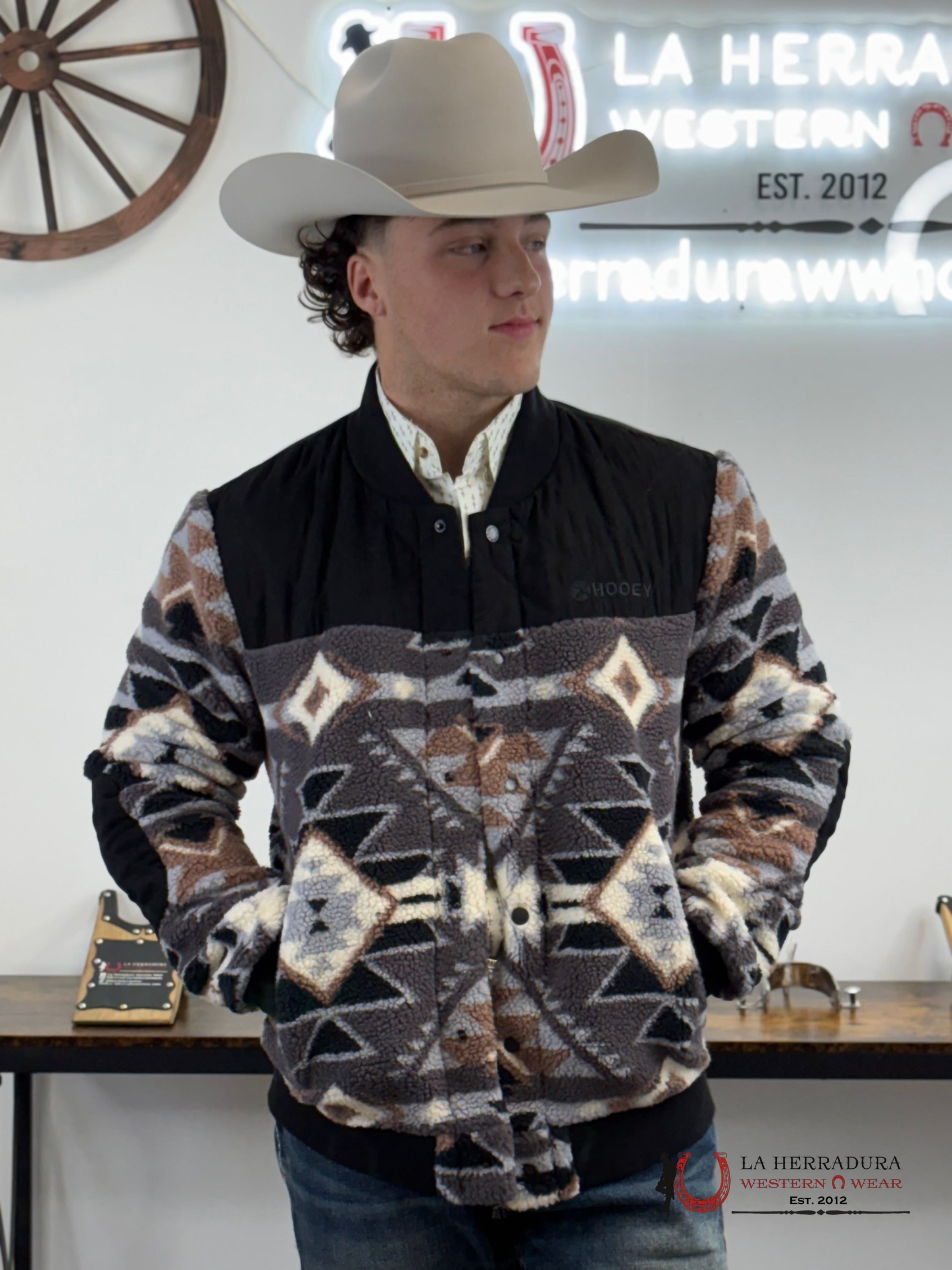 Hooey® Men’s Sherpa Bomber Jacket Black Aztec Ropa Hombres