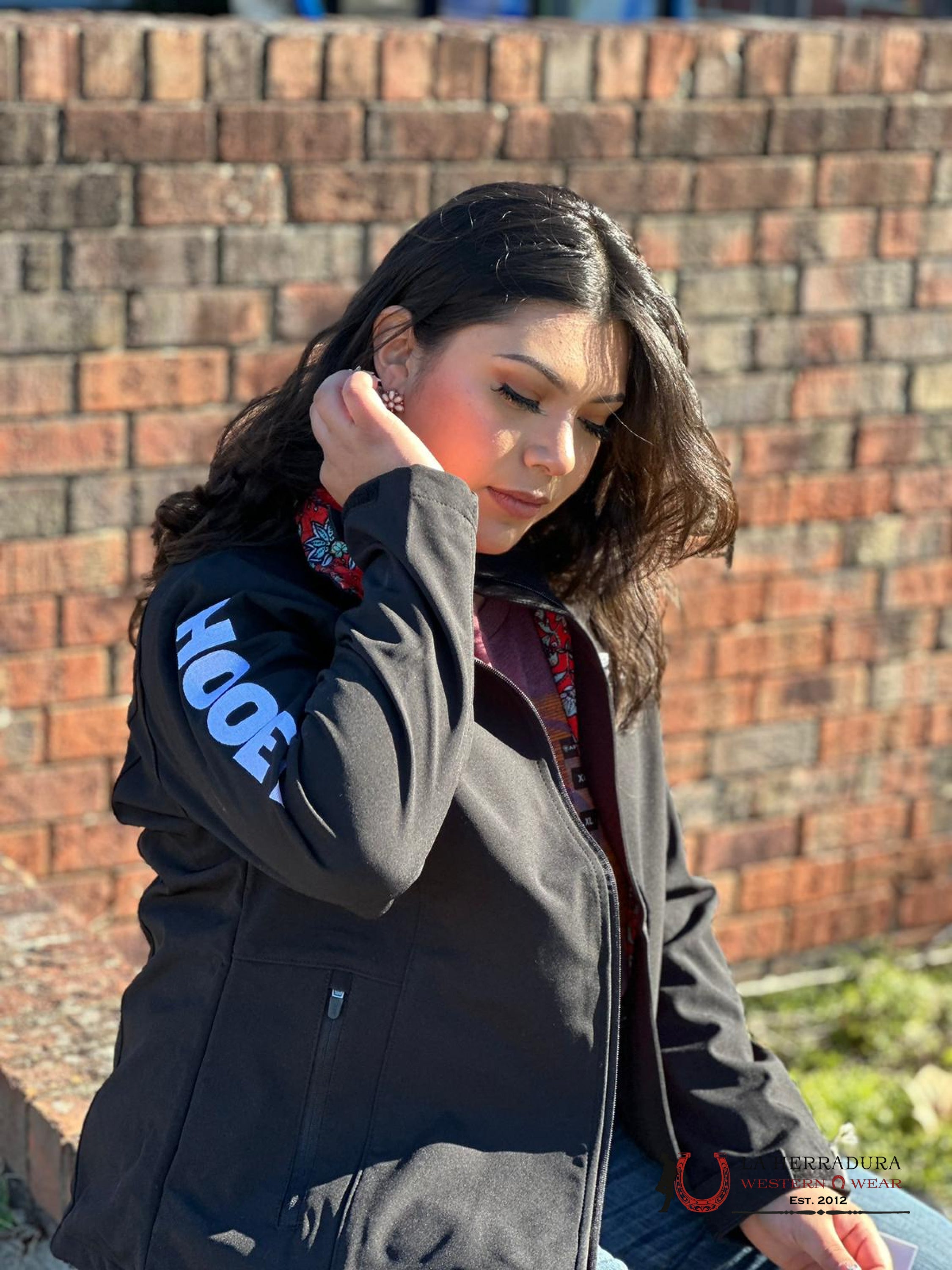 Hooey Womens Black Softshell W/ White Logo On Sleeve Full Zip Up Ropa Mujeres