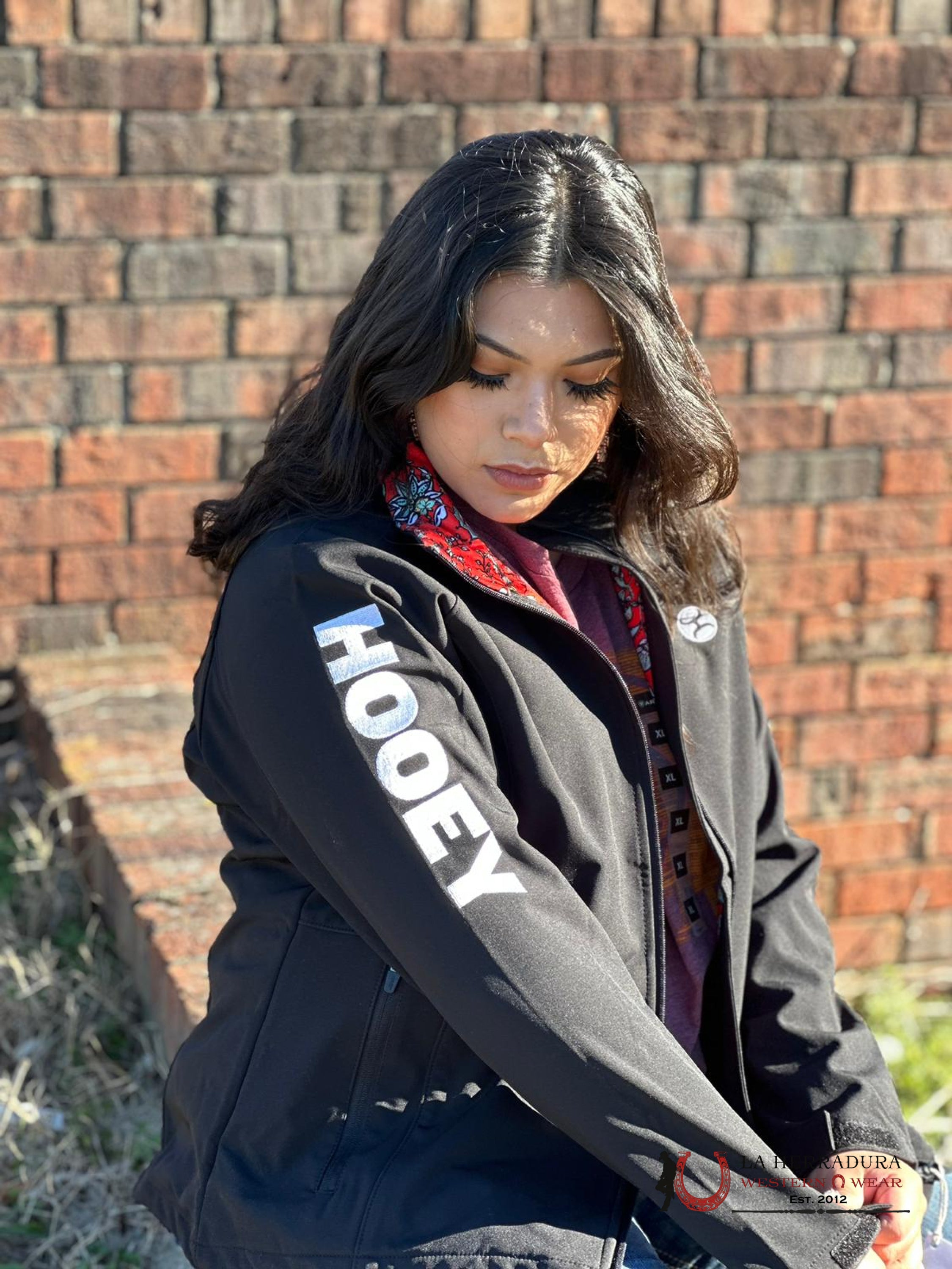 Hooey Womens Black Softshell W/ White Logo On Sleeve Full Zip Up Ropa Mujeres