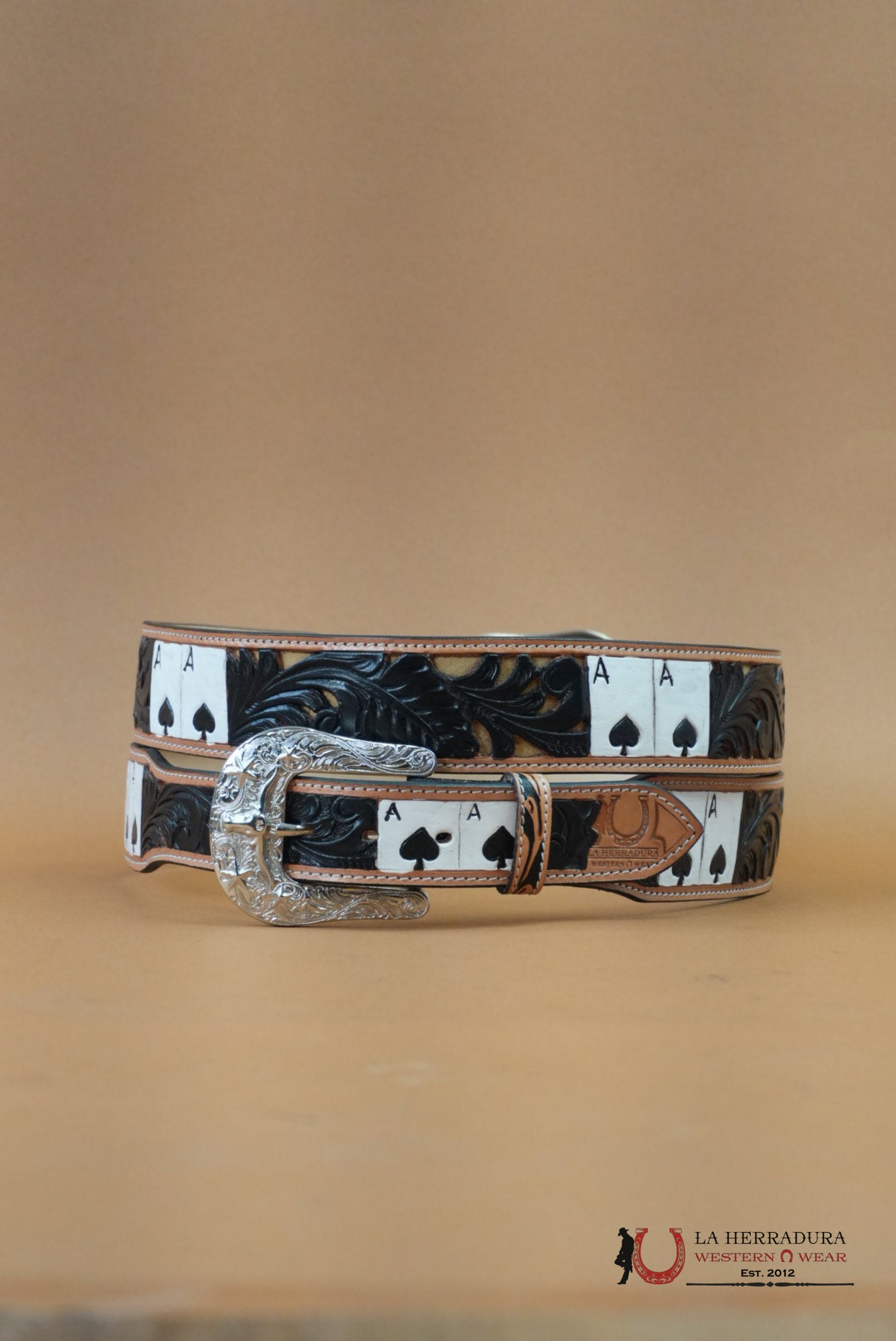 LA HERRADURA AZTEC BLACK WHITE CARDS HANDTOOLED NEW DESIGN BELT CINTURONES HOMBRES