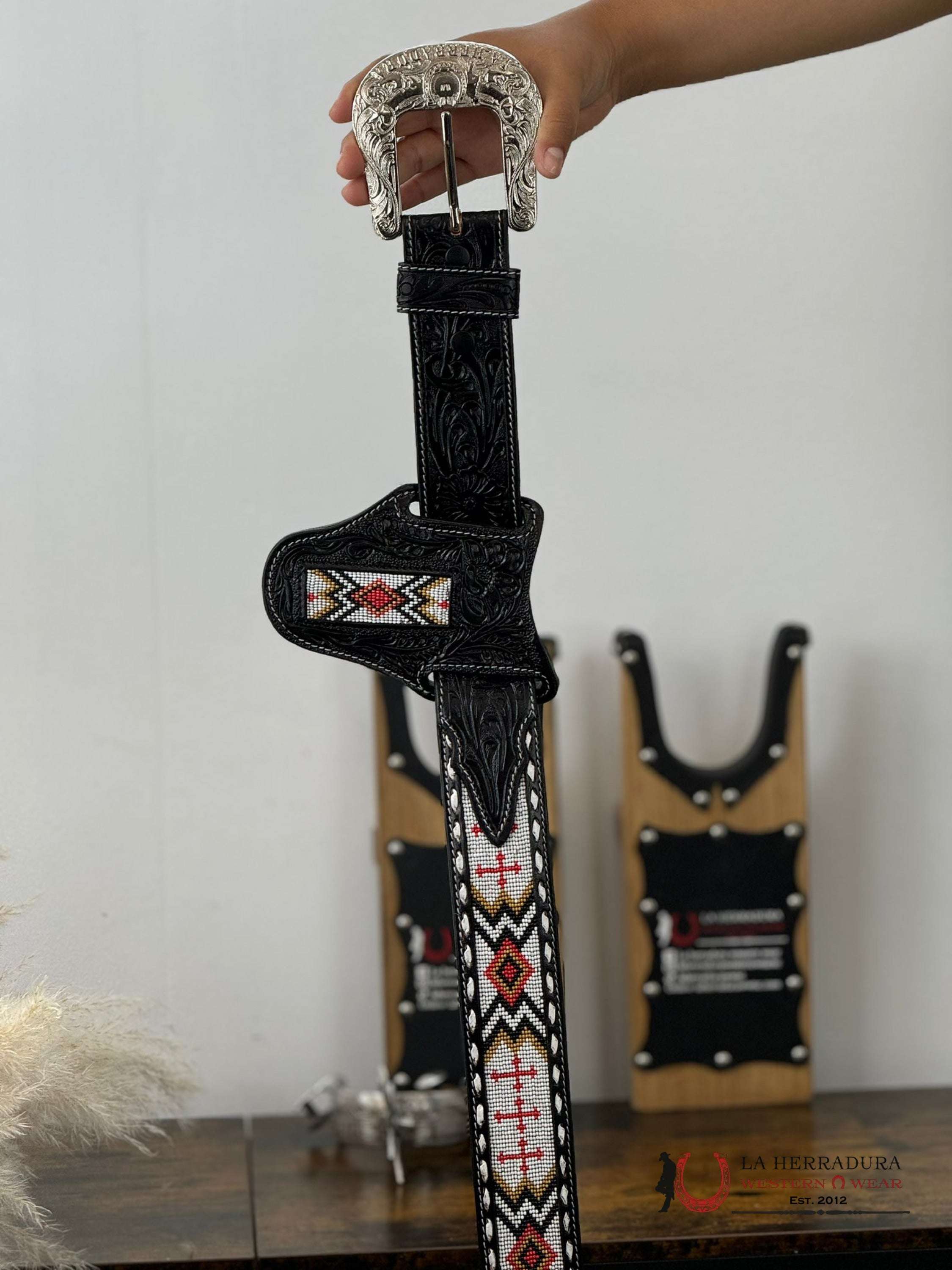 La Herradura Aztec Black Yellow Handtooled 2 Inch Belt 40 Belt/Knife Sheath Cinturones Hombres