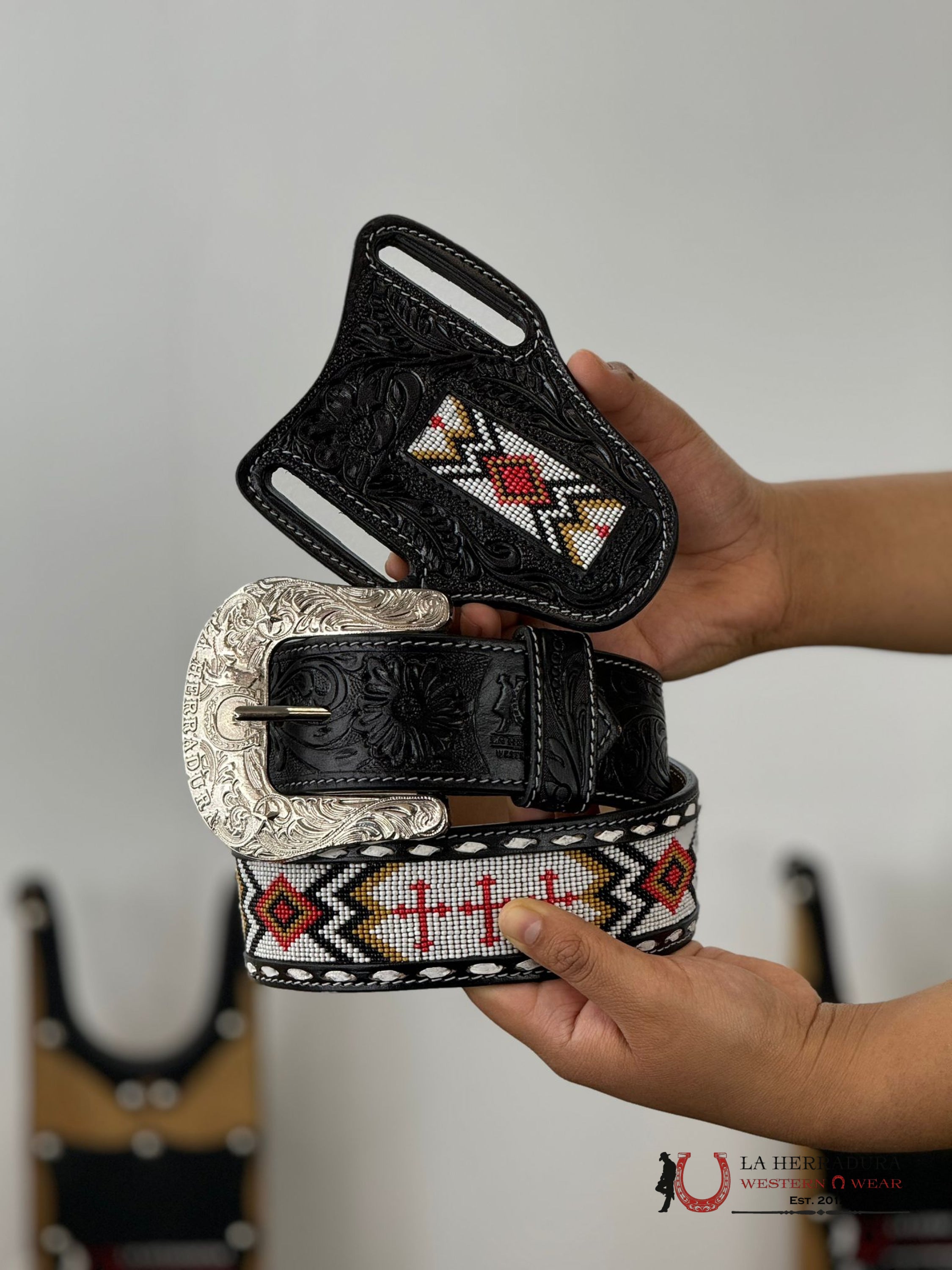 La Herradura Aztec Black Yellow Handtooled 2 Inch Belt 32 Belt/Knife Sheath Cinturones Hombres