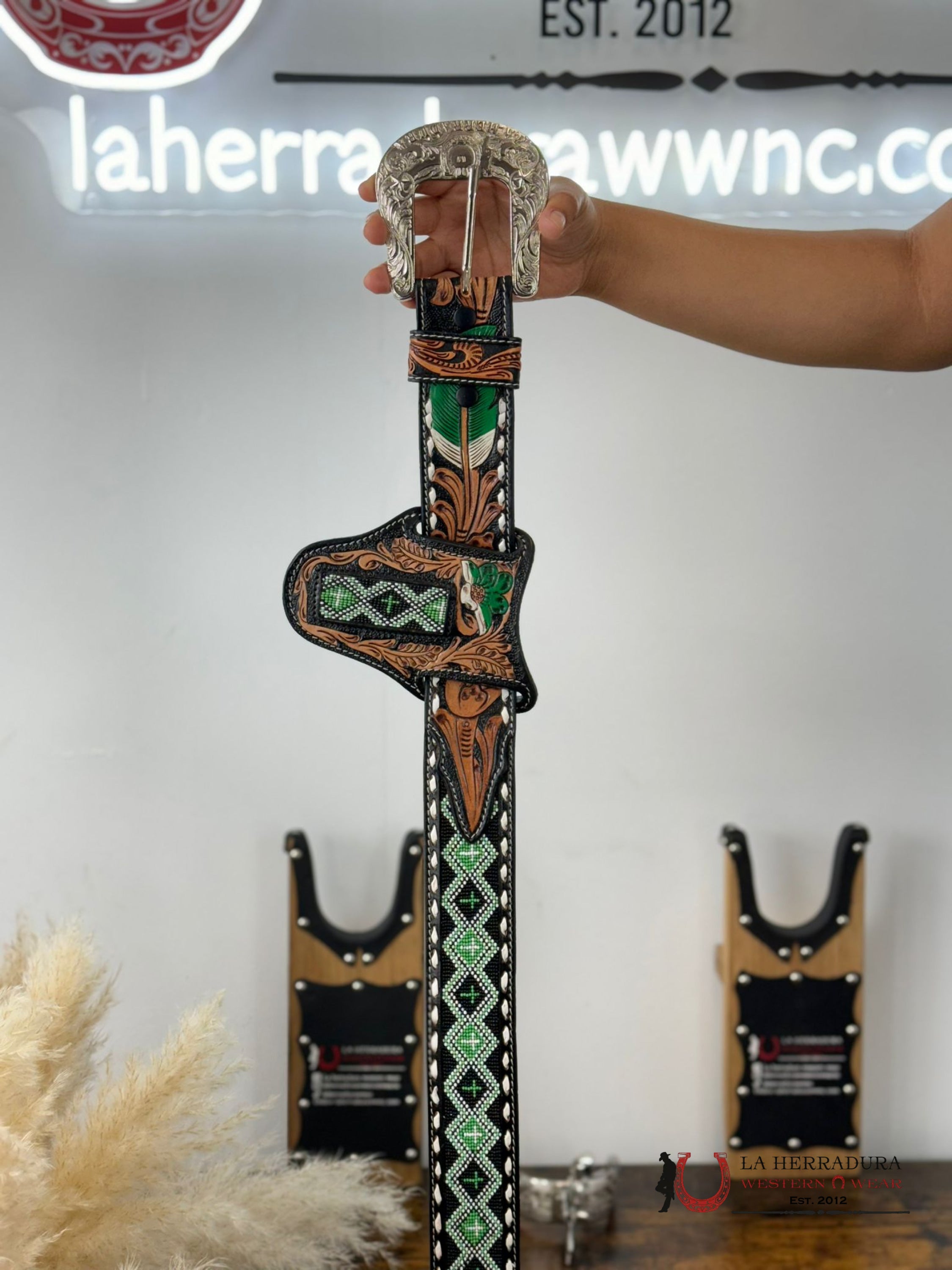 La Herradura Aztec Green Handtooled 2 Inch Belt 32 Belt/Knife Sheath Cinturones Hombres