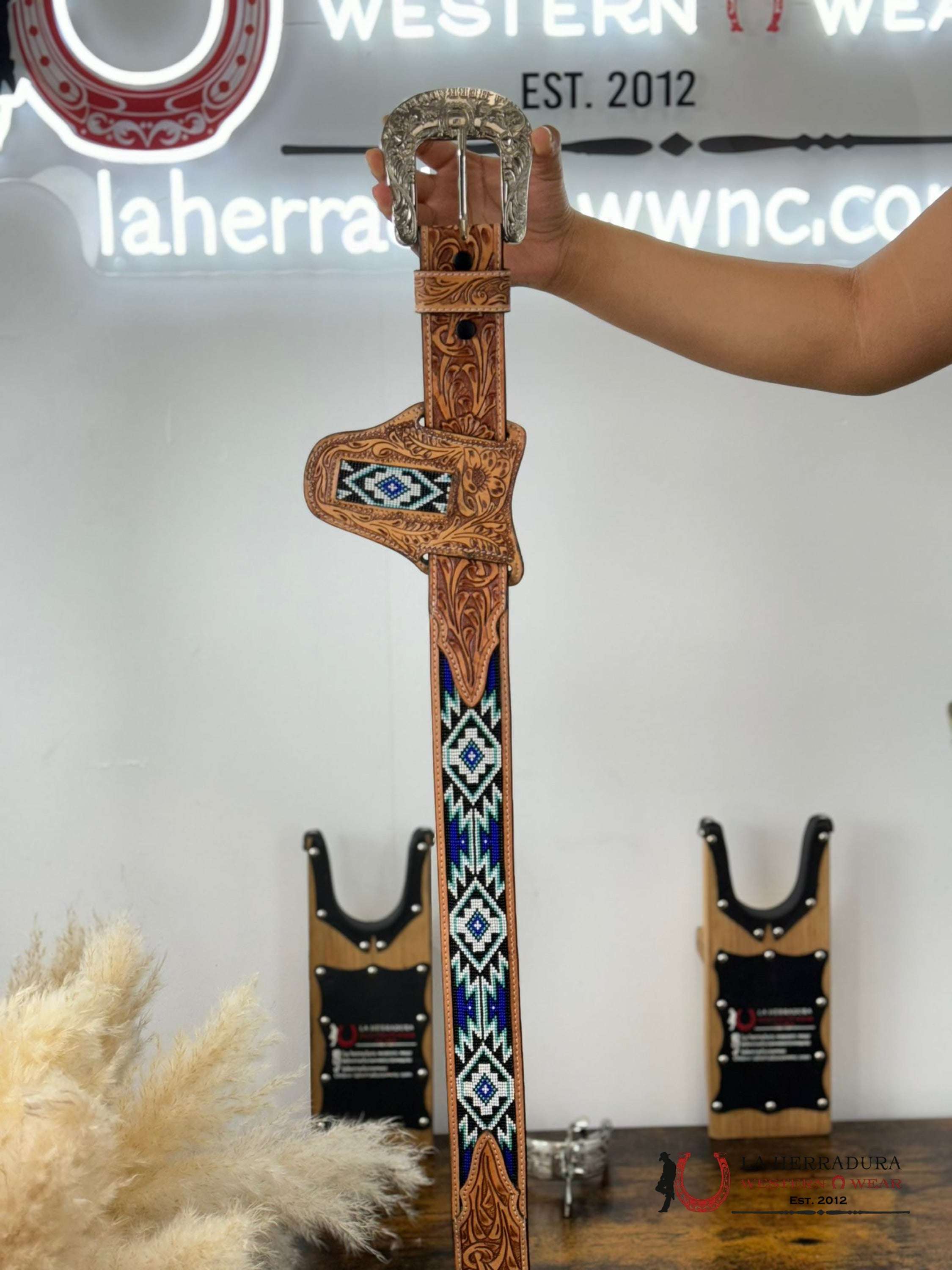 La Herradura Aztec Royal Blue Handtooled 2 Inch Belt 32 Belt/Knife Sheath Cinturones Hombres