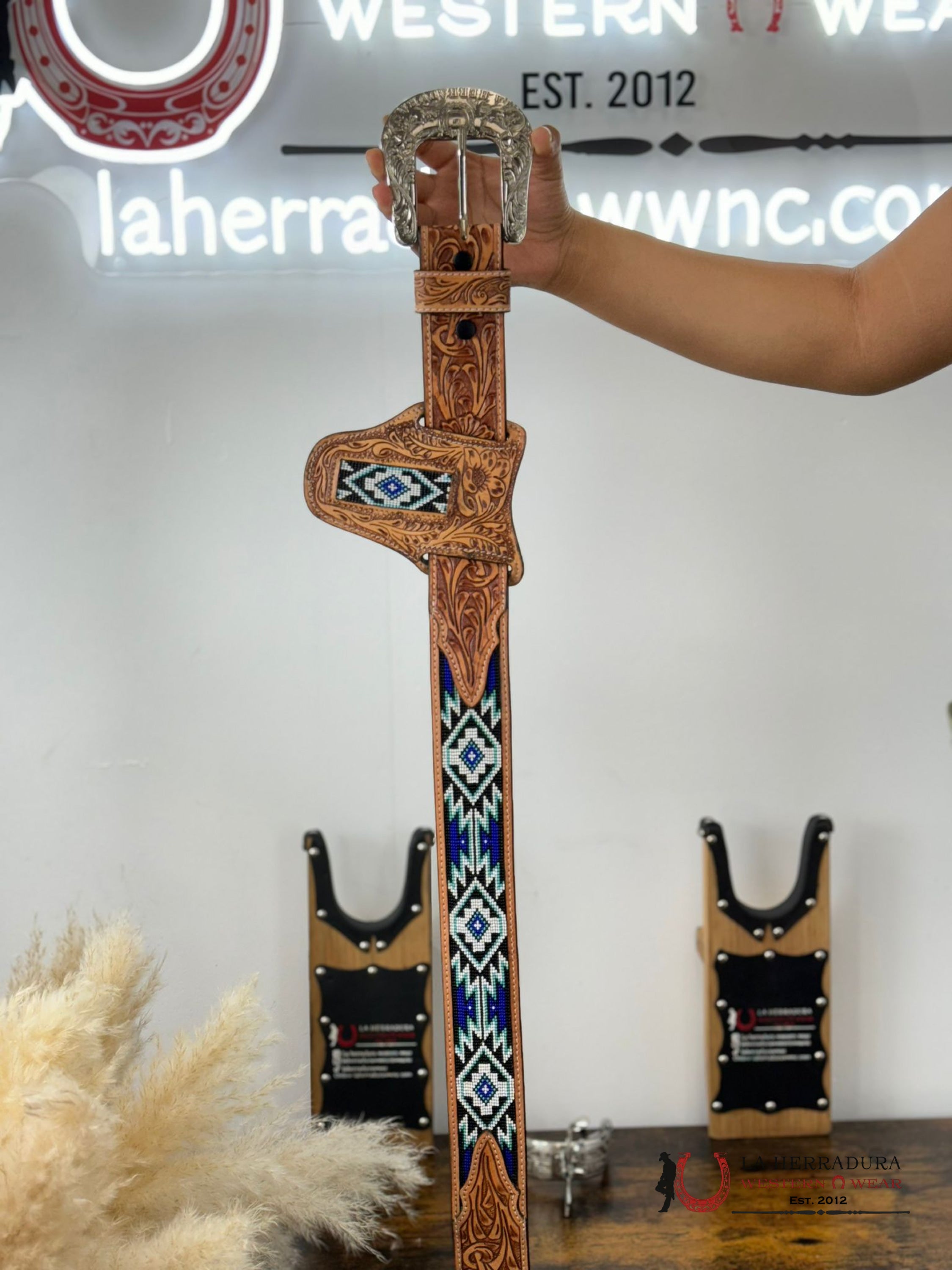 La Herradura Aztec Royal Blue Handtooled 2 Inch Belt 32 Belt/Knife Sheath Cinturones Hombres