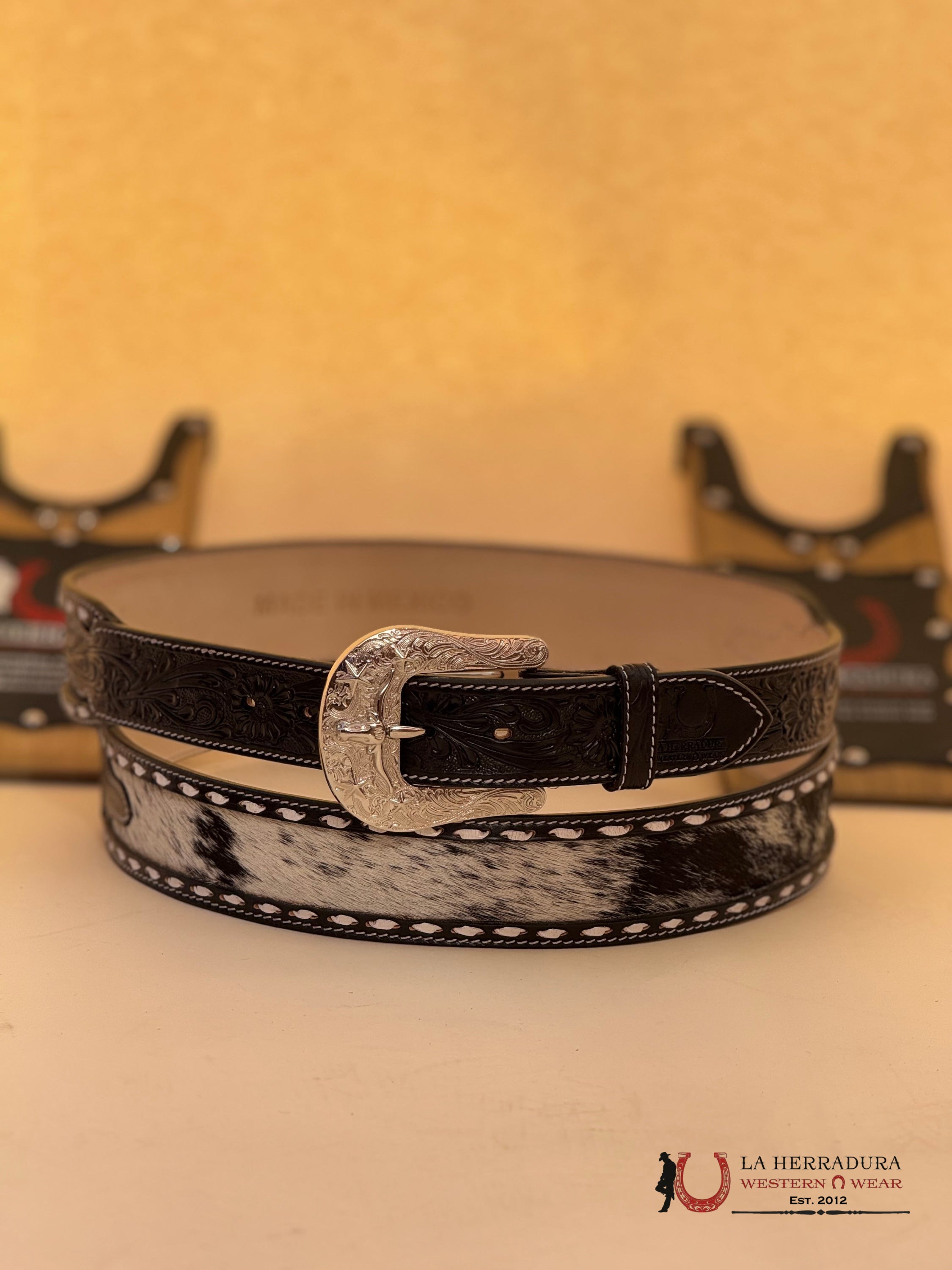 La Herradura Black Cowhide Handtooled New Design Belt Cinturones Hombres